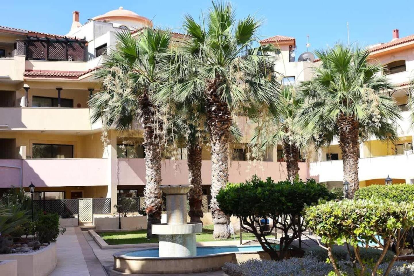 Queens Gardens Paradise Vip, Pool, Mall, Sea