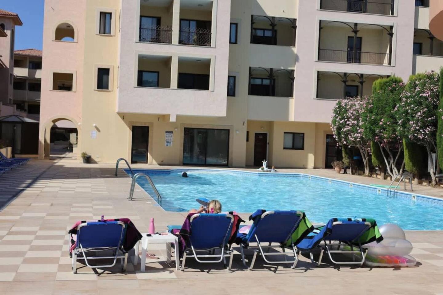 Queens Gardens Paradise Vip, Pool, Mall, Sea