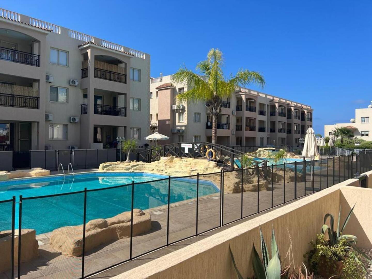 Royal-seacrest Oasis, Pool-side