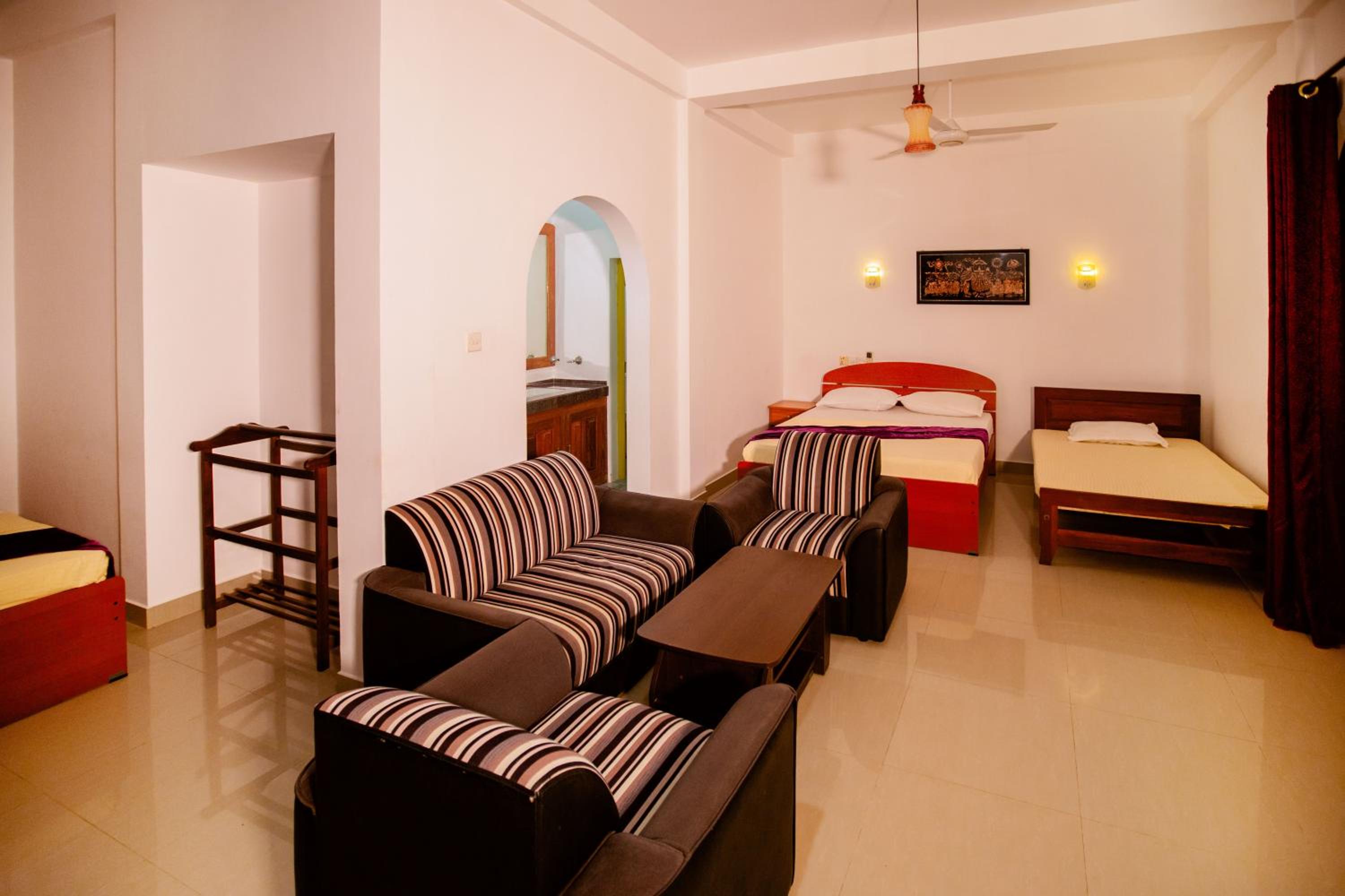 Yala River Face Inn