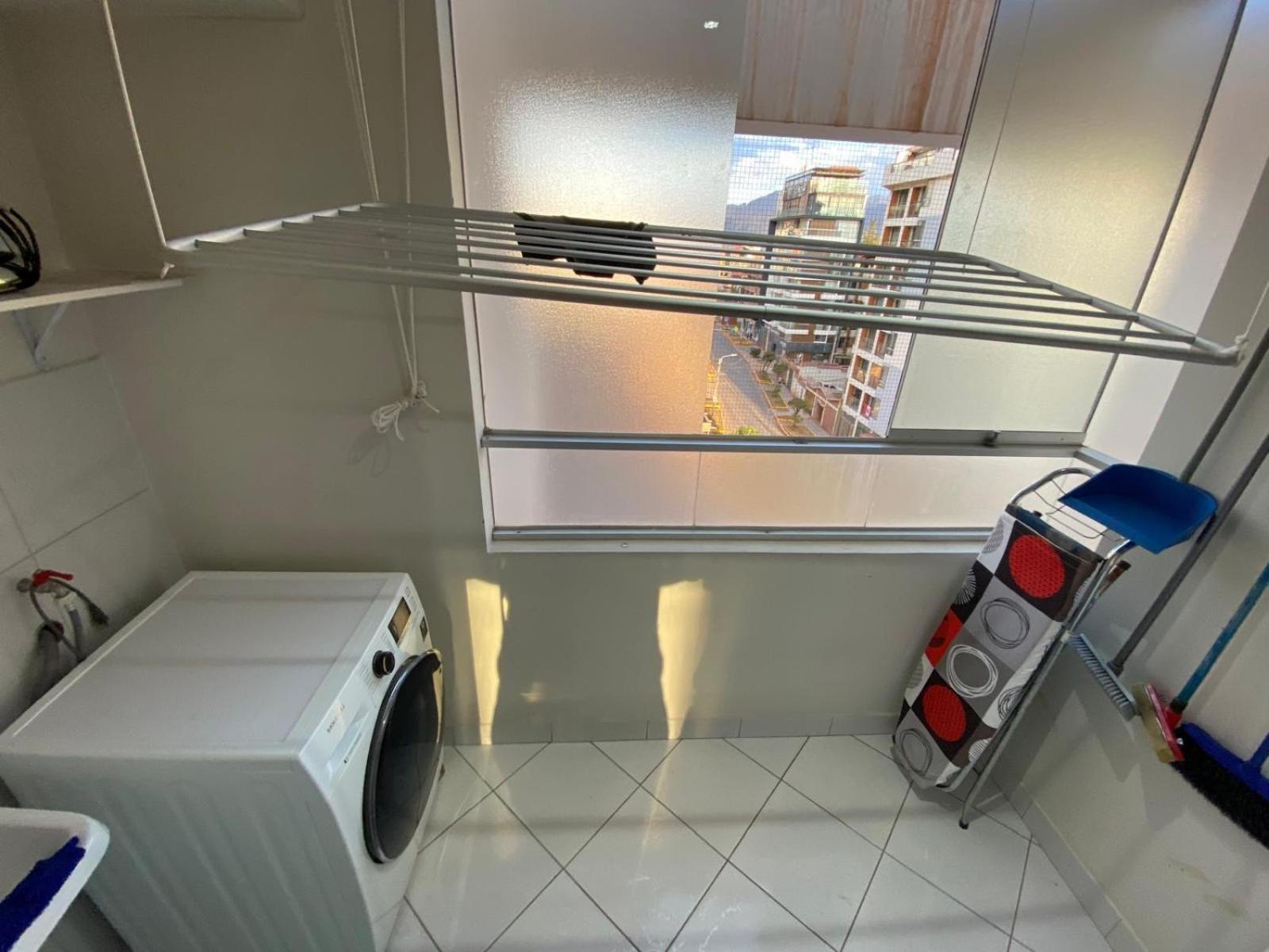 Happy Apartment
