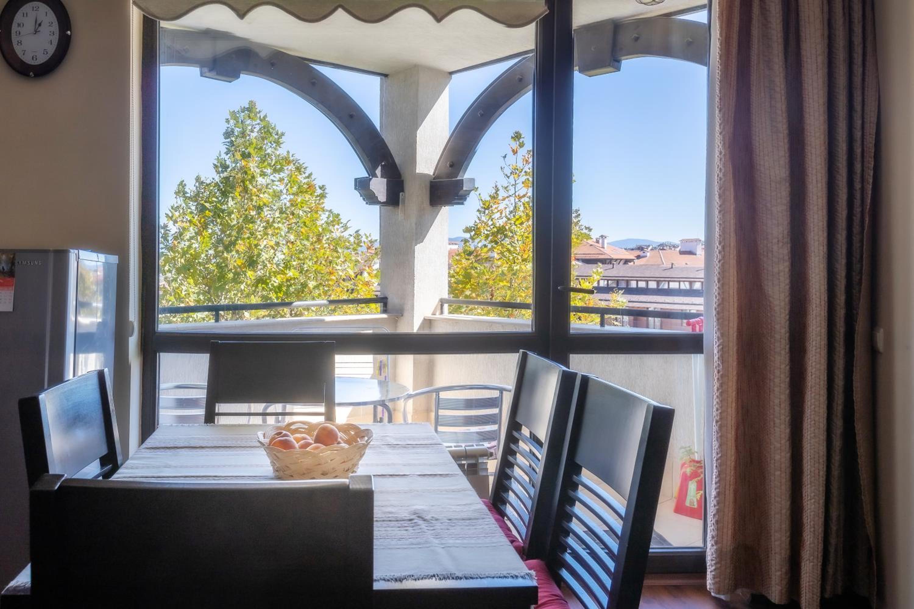 Exclusive two-floor 3-bedrooms apartment on the top floor