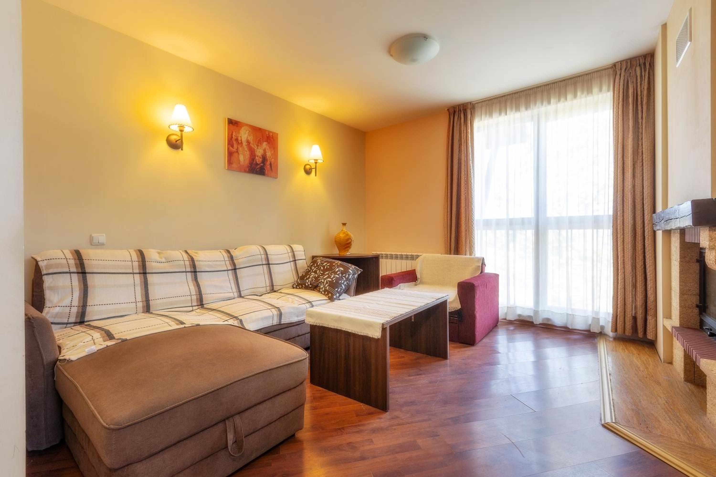 Exclusive two-floor 3-bedrooms apartment on the top floor