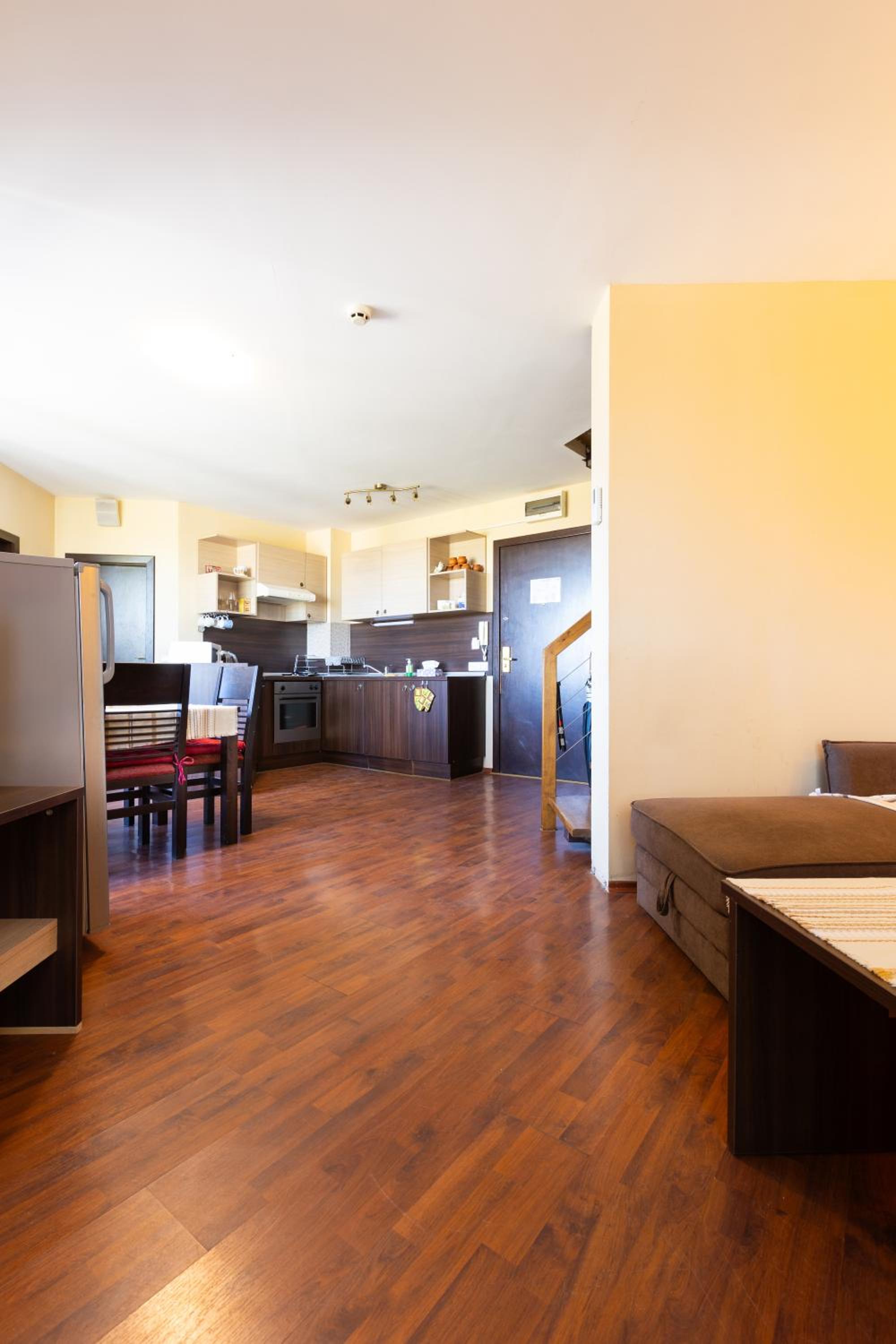 Exclusive two-floor 3-bedrooms apartment on the top floor