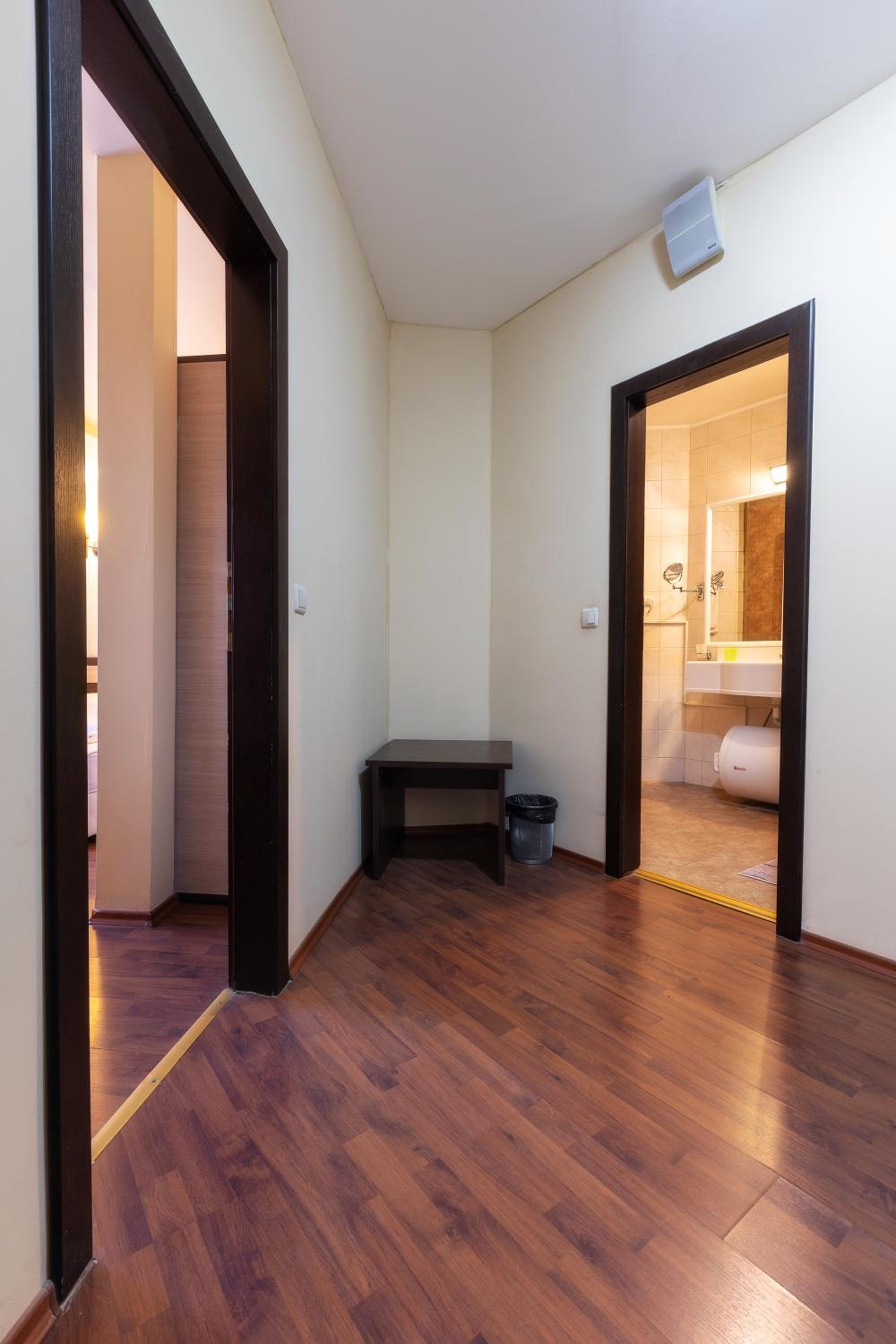 Exclusive two-floor 3-bedrooms apartment on the top floor