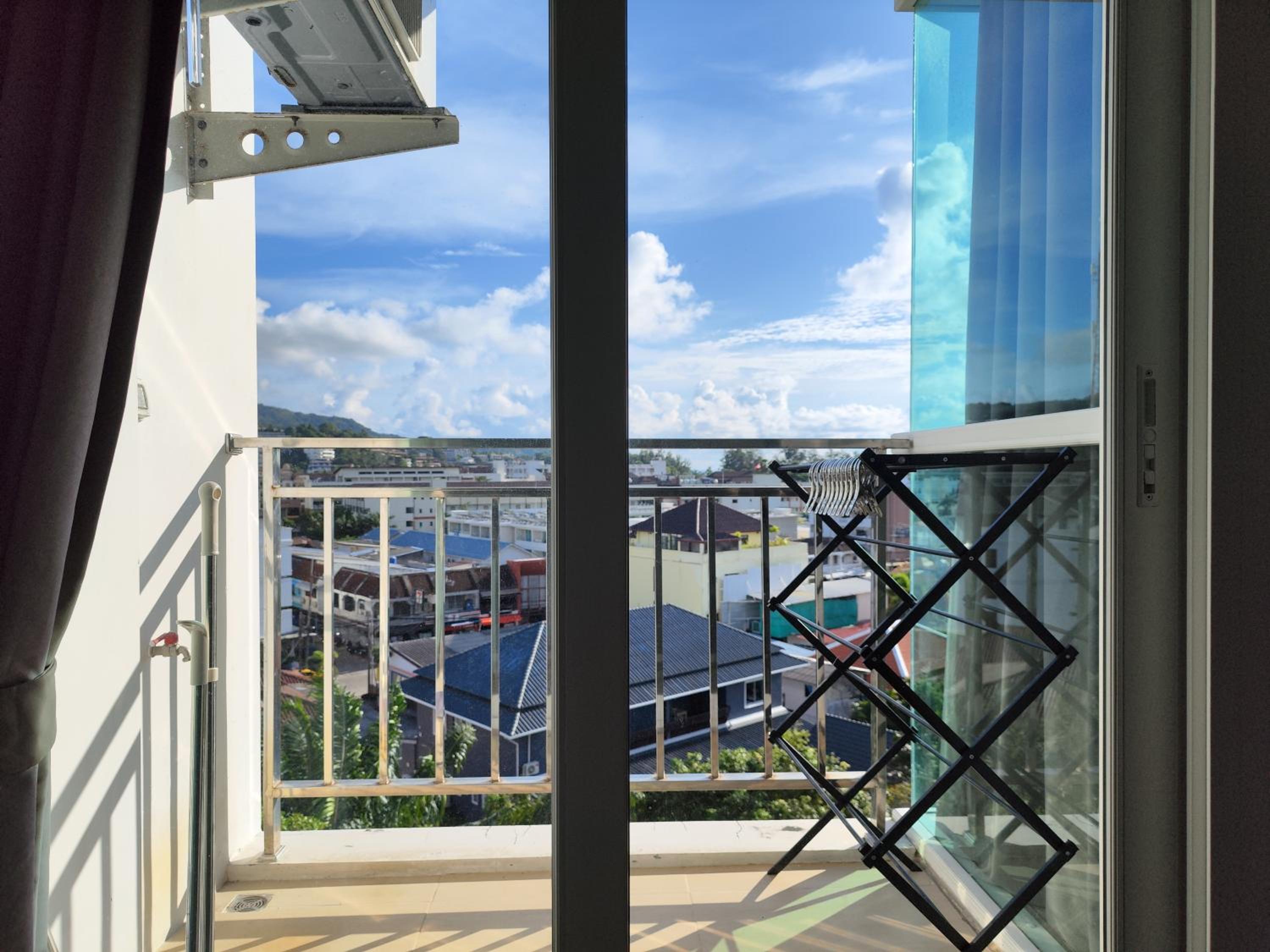 7 Floor - Ozone Condotel near Kata beach by 15 minutes walking
