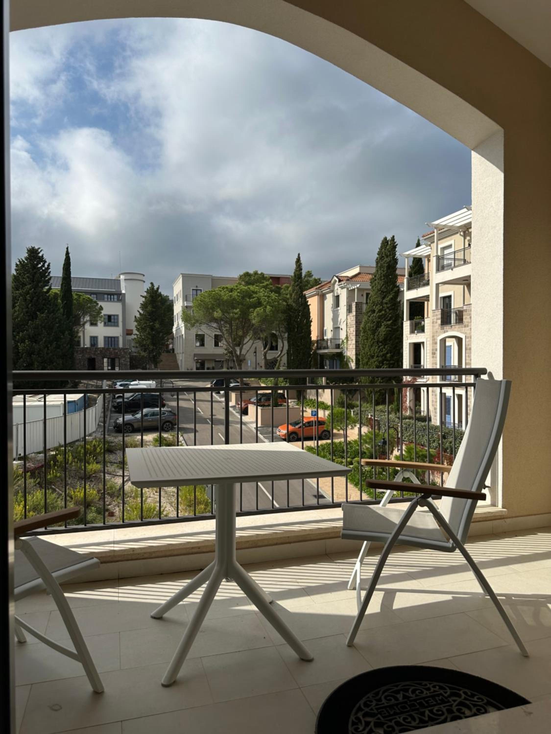 Lustica Bay Centrale Contemporary Apartment photo 2