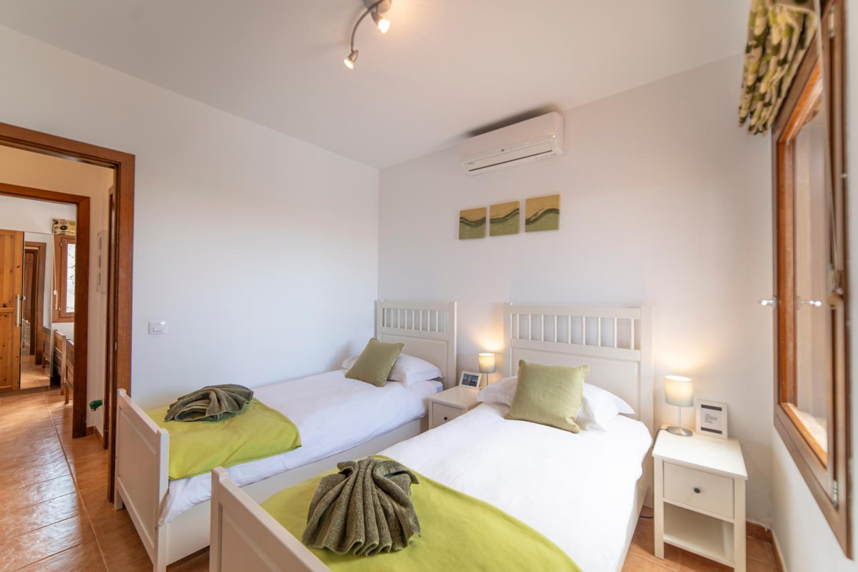 Photo 32