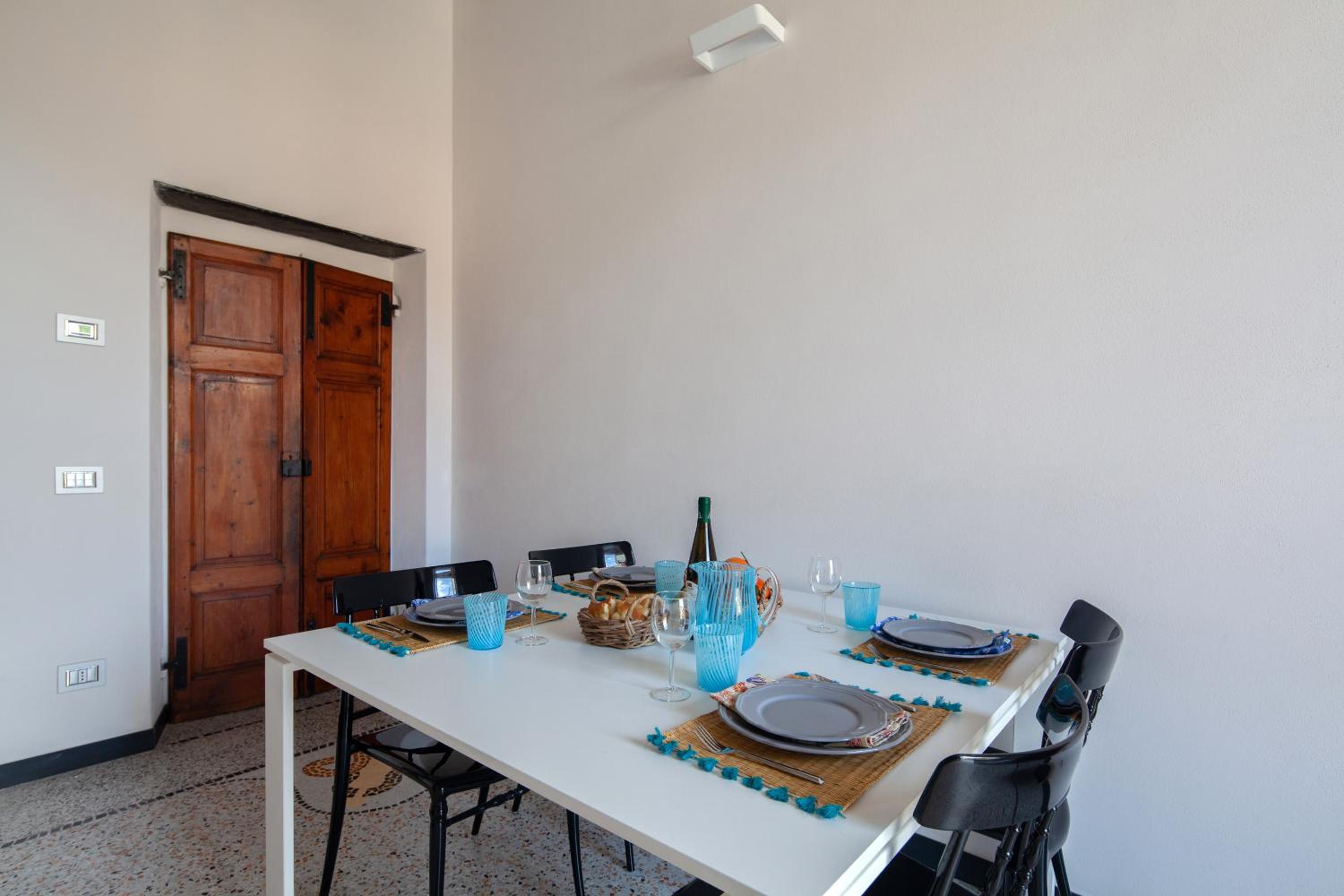 "Magnolia Apartment" Historic, Elegant, Seaview, 2 Aircondo BDR, 2BTH, pedestrian area, Free Private Garage 200 mt far! view 4