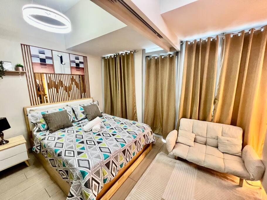 Uptown Parksuites Stylish Overlooking View