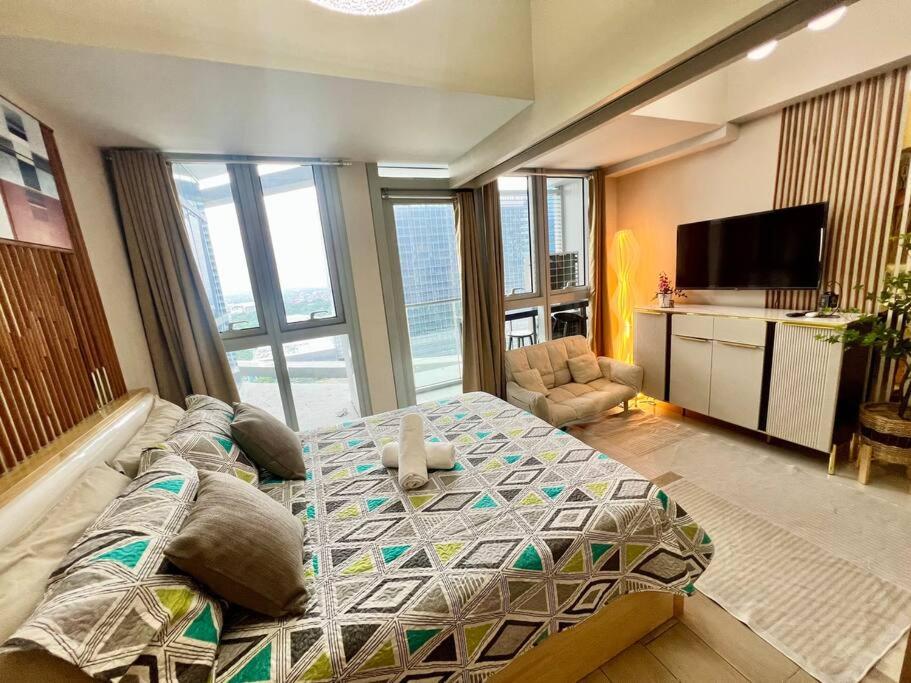 Uptown Parksuites Stylish Overlooking View