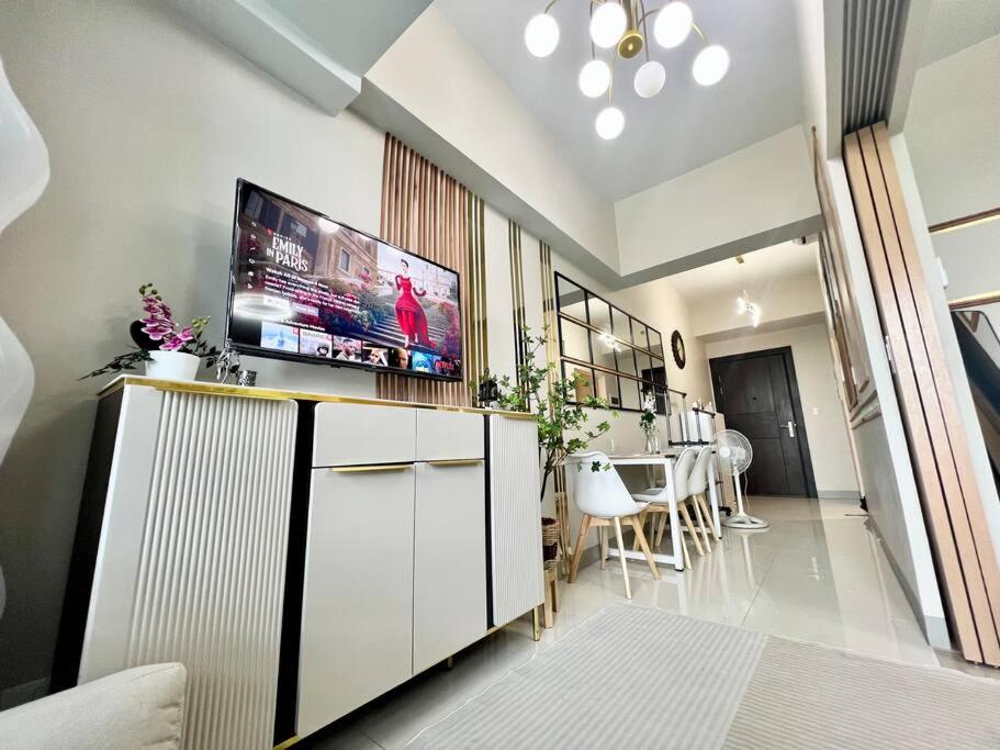 Uptown Parksuites Stylish Overlooking View