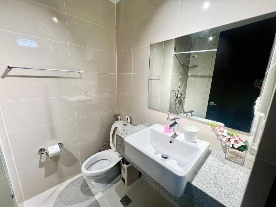 Uptown Parksuites Stylish Overlooking View