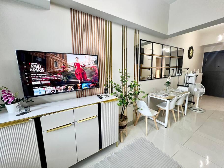 Uptown Parksuites Stylish Overlooking View