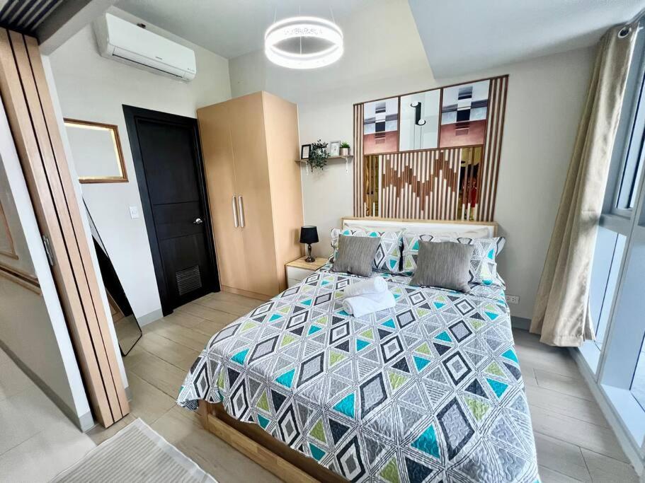 Uptown Parksuites Stylish Overlooking View