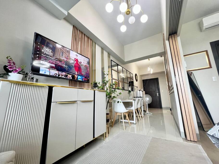 Uptown Parksuites Stylish Overlooking View
