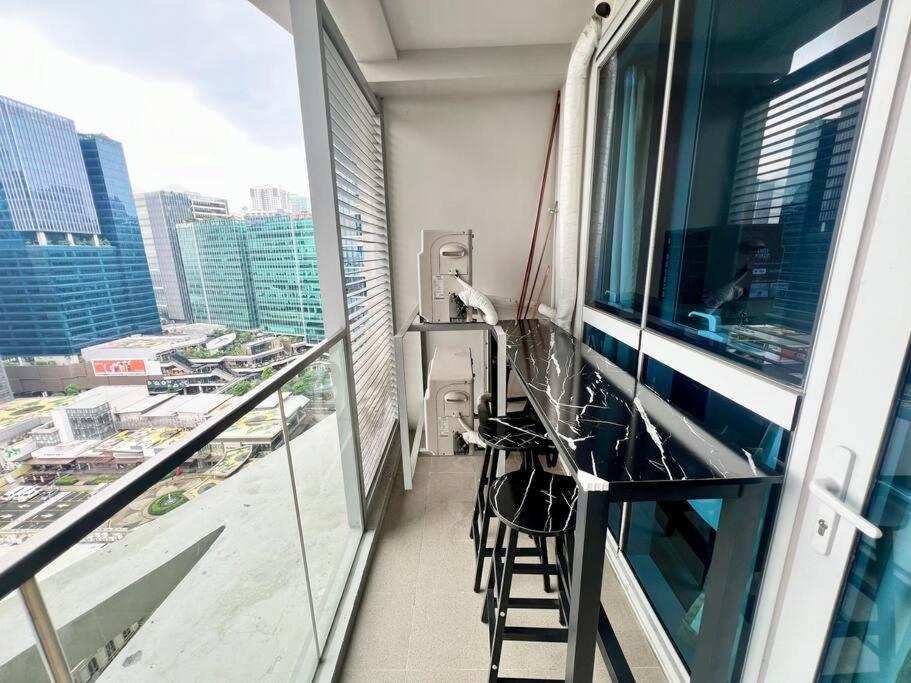 Uptown Parksuites Stylish Overlooking View