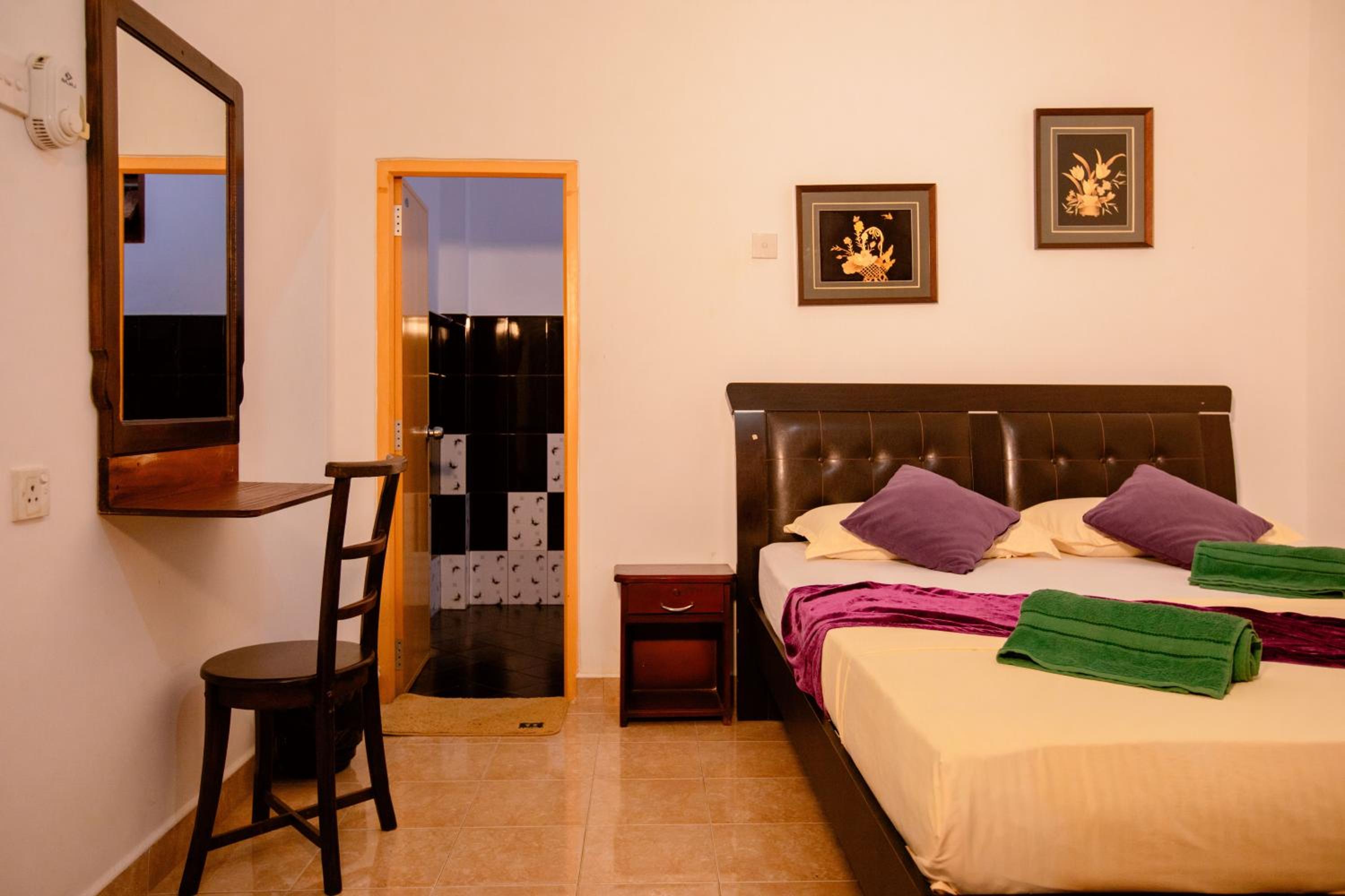 Yala River Face Inn