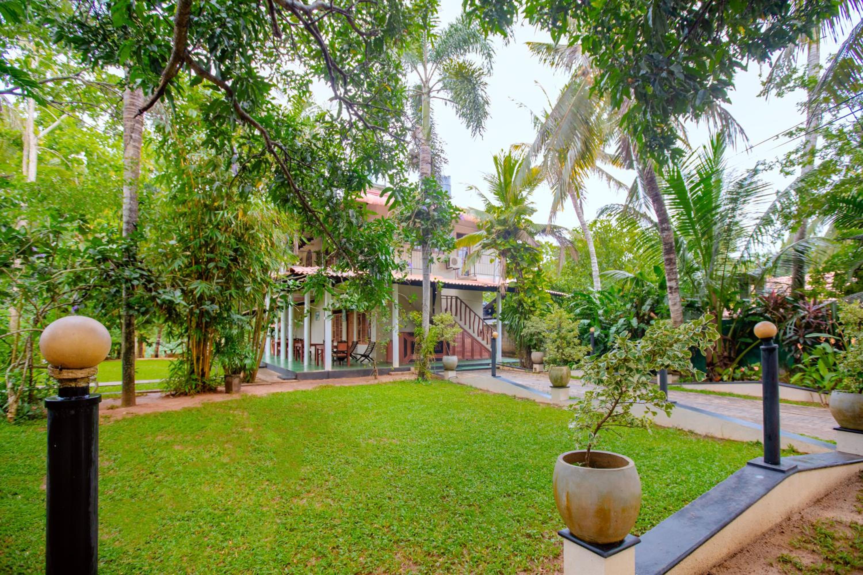 Yala River Face Inn