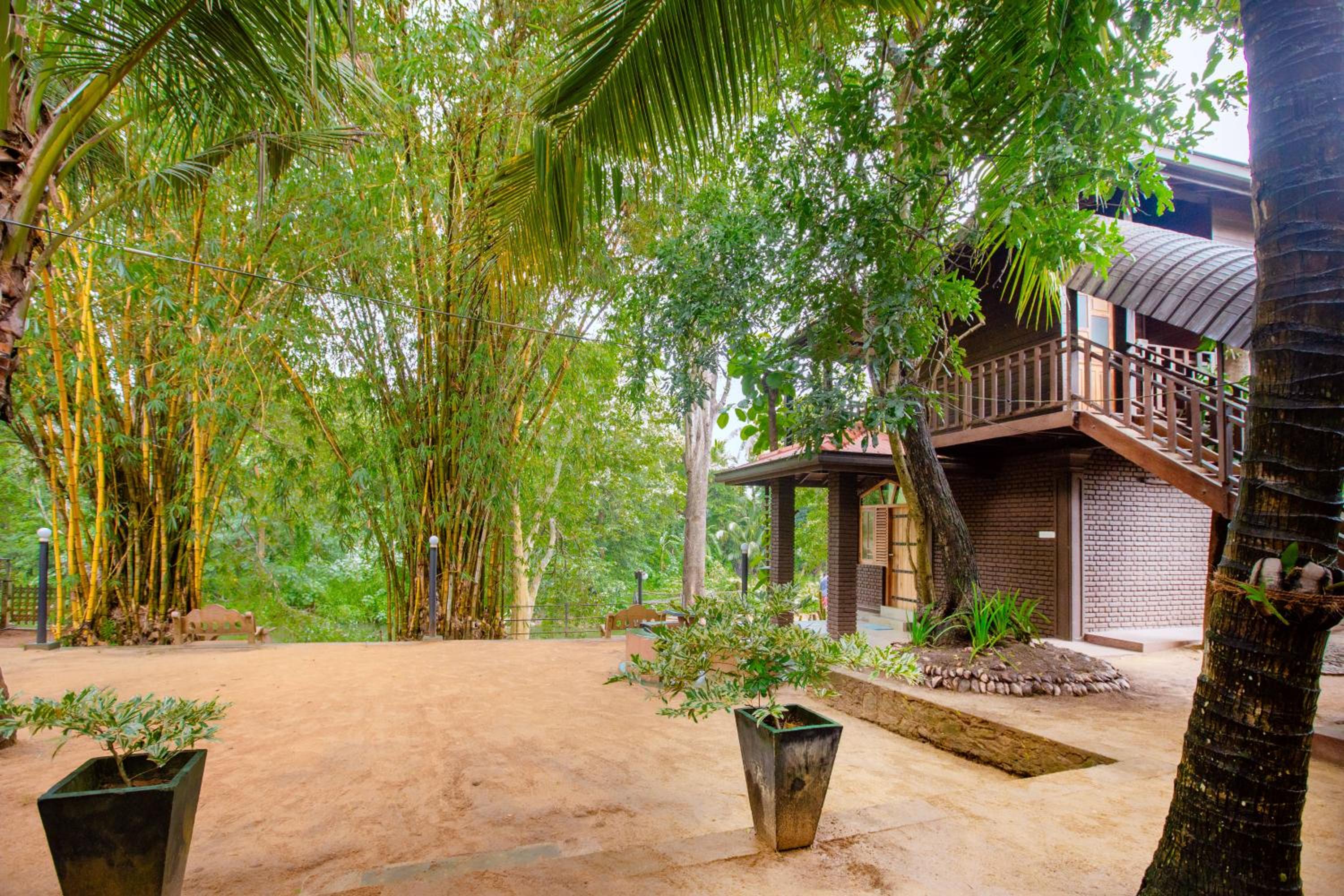Yala River Face Inn