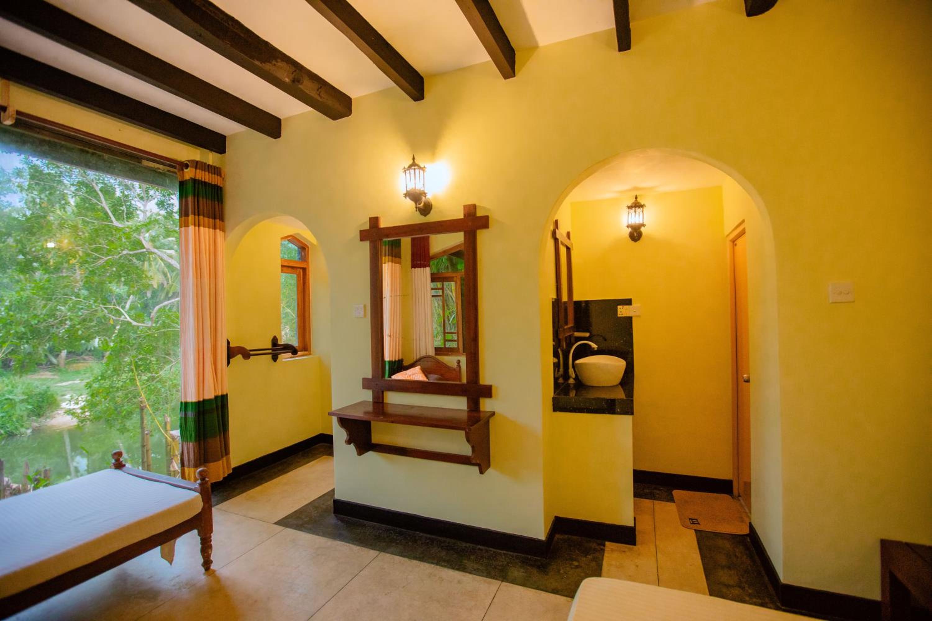 Yala River Face Inn
