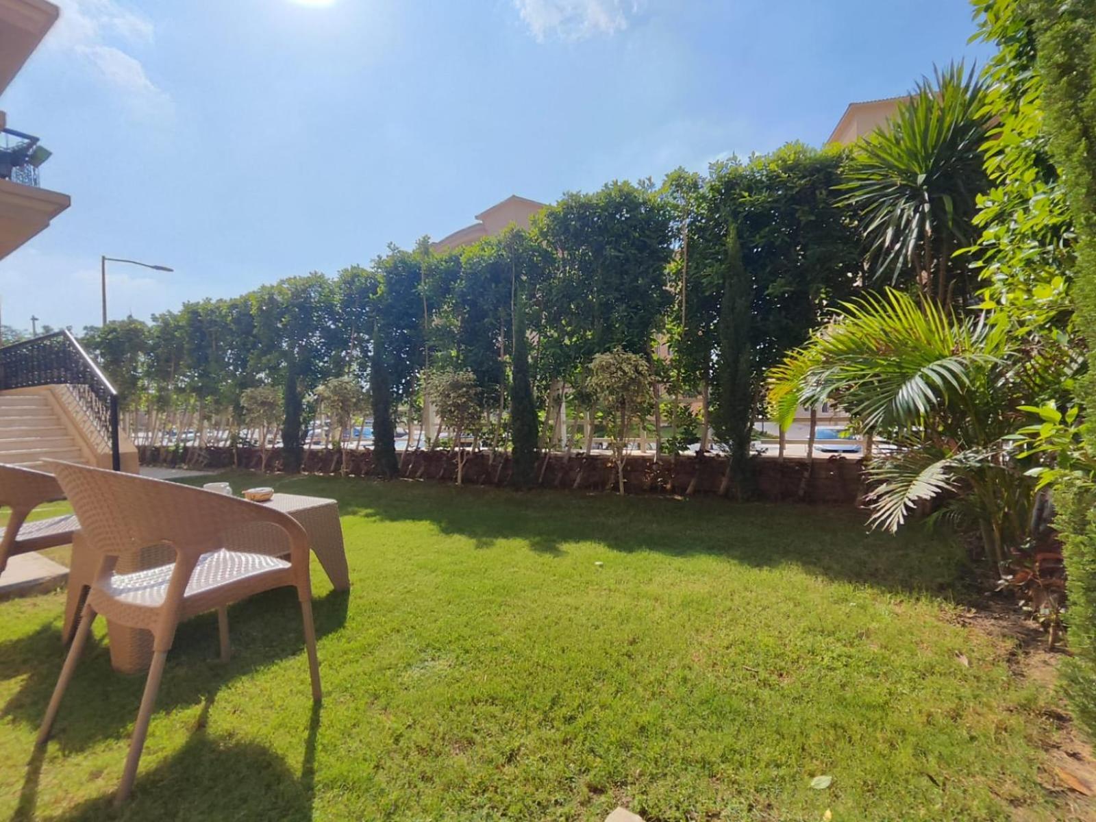 Luxurious 2 bedroom modern garden apartment Available ensuite private bedroom or whole flat privately