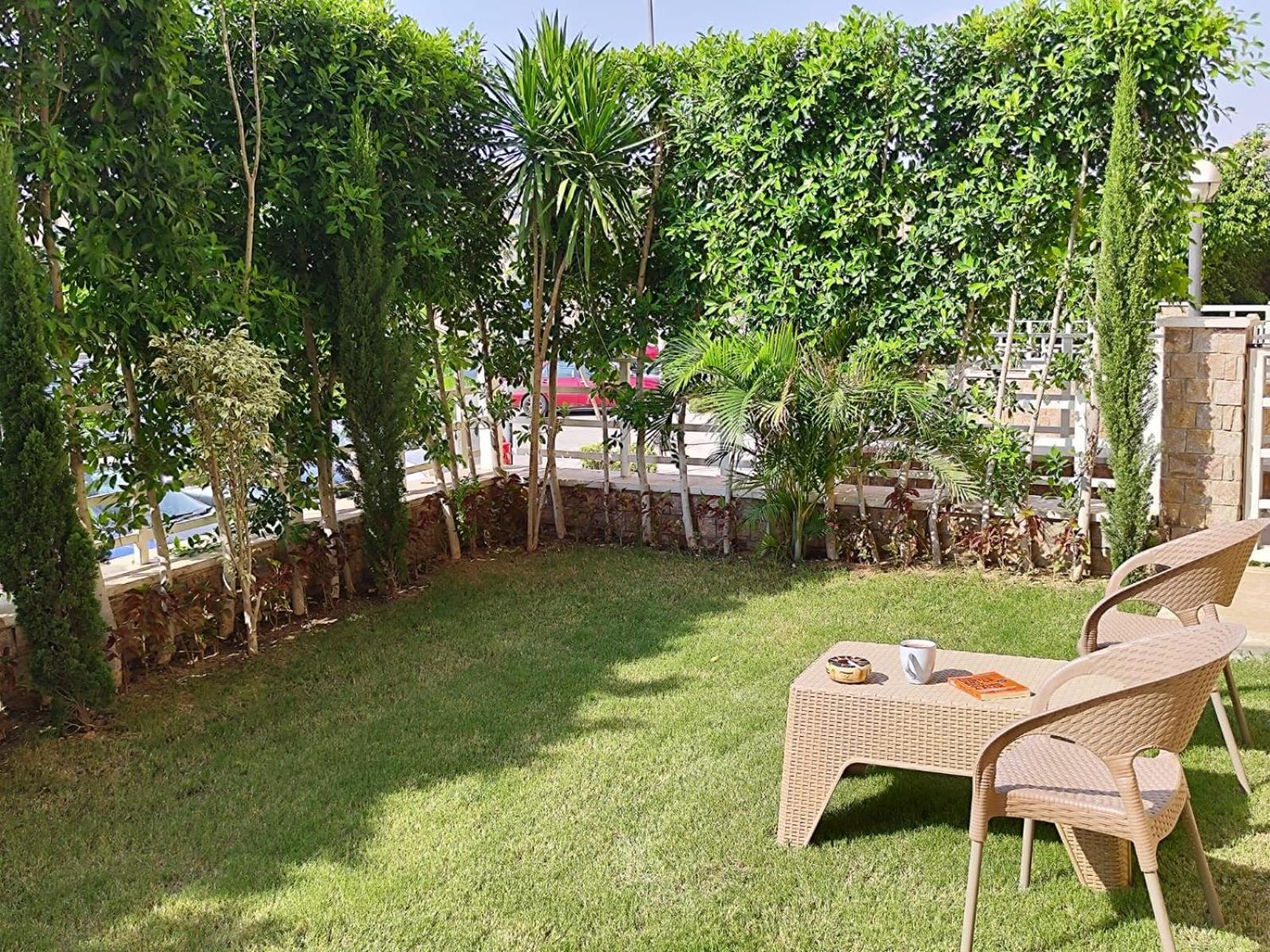 Luxurious 2 bedroom modern garden apartment Available ensuite private bedroom or whole flat privately