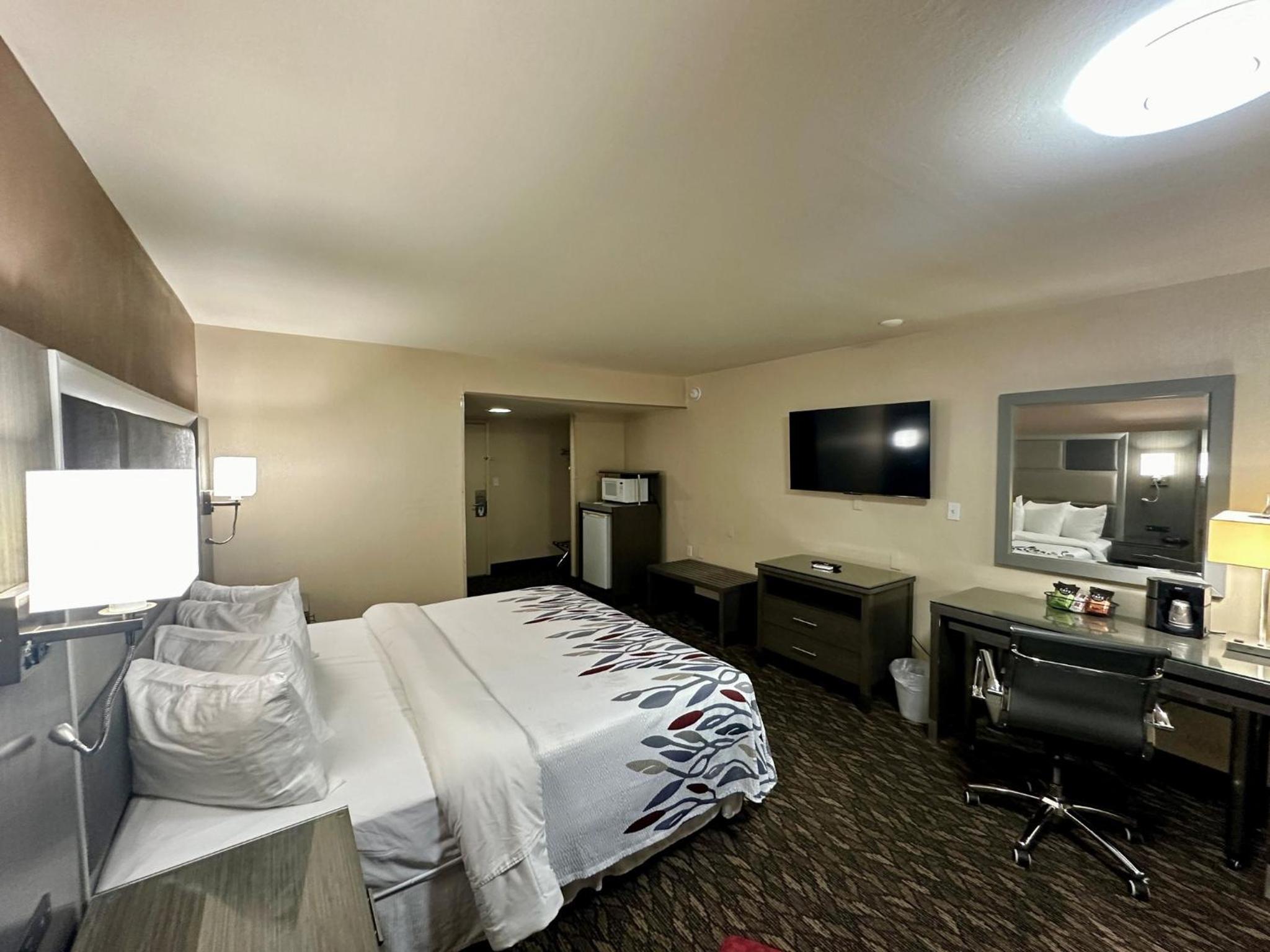 Red Roof Inn Yuba City Bonanza - Marysville view 5