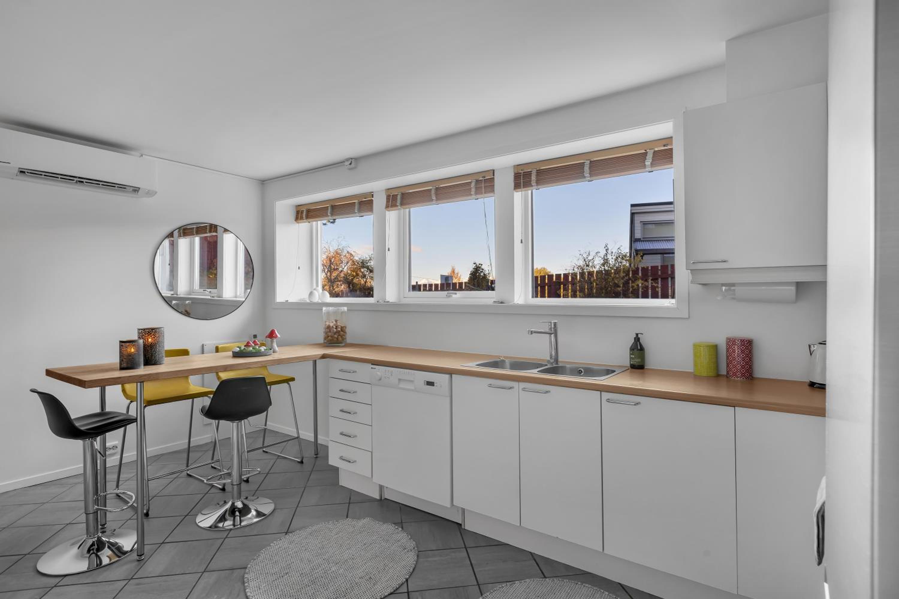 Hotel Stormly - Modern 1bed with sofabed in quiet area - Image 1