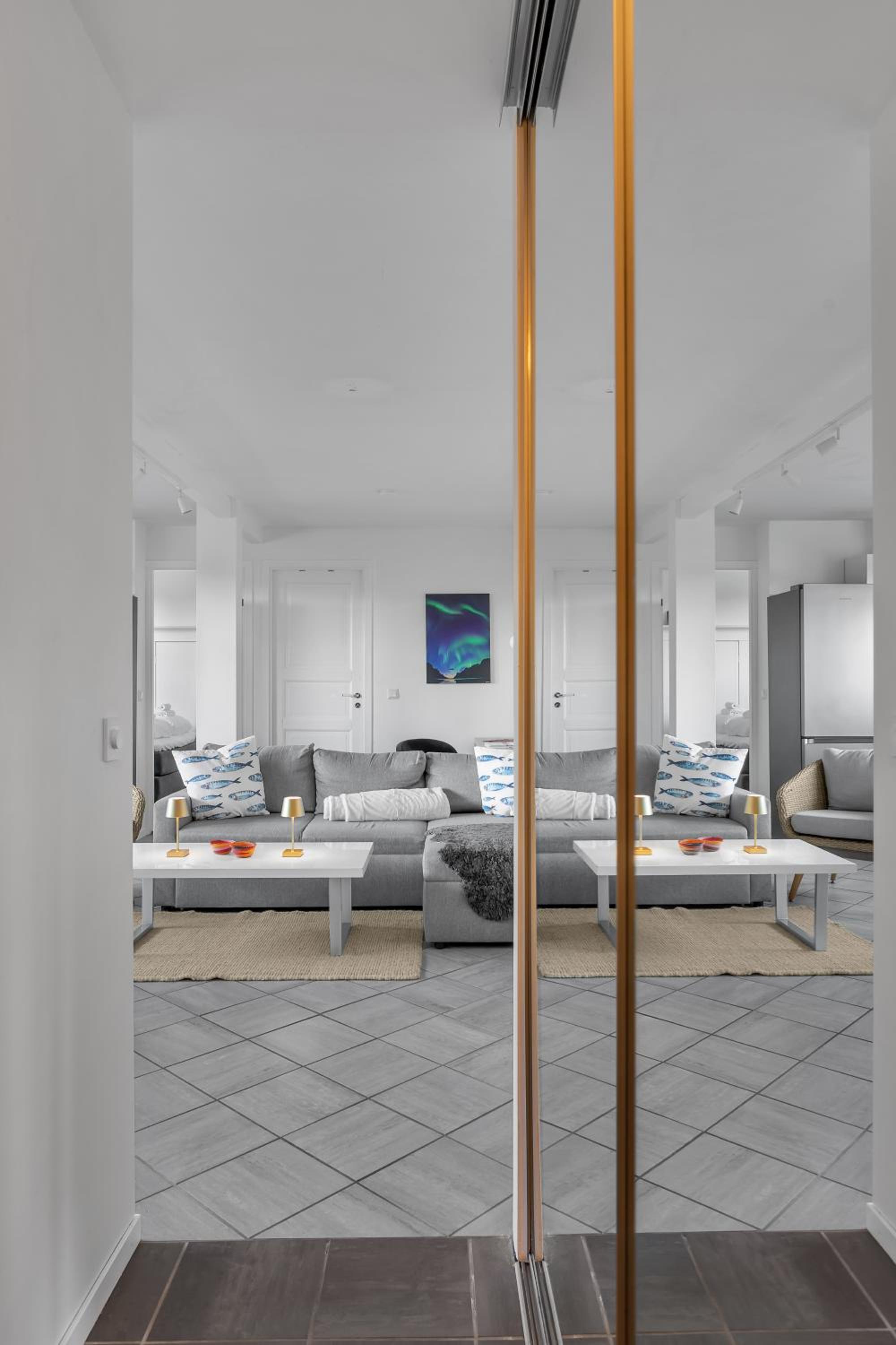 Stormly - Modern 1-bedroom with Sofa-bed, Free Parking, Quiet Area view 4