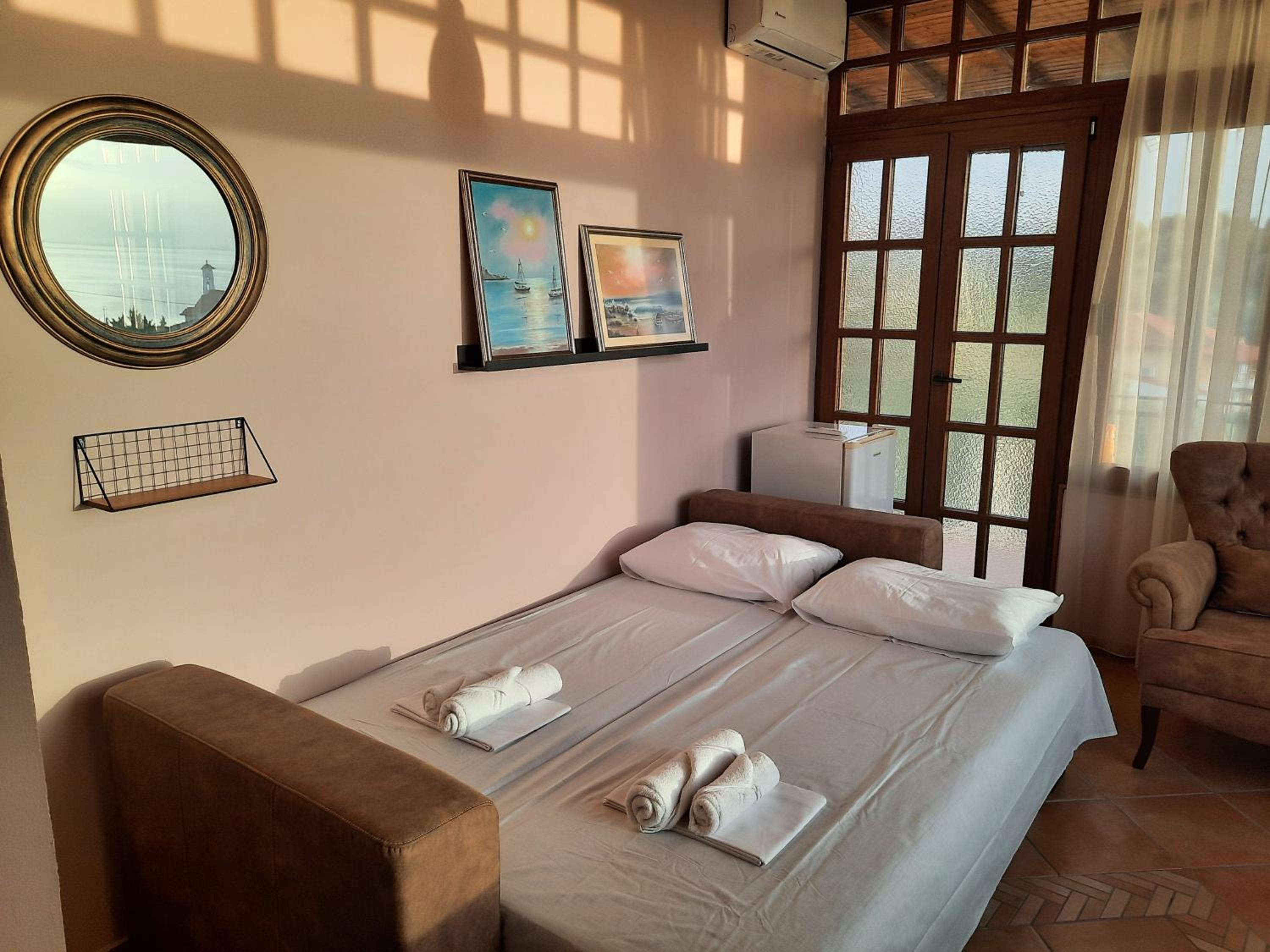Ella's Sea View Villa view 4