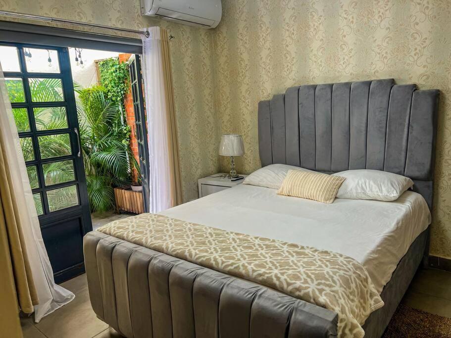 Colonial leyton apartment