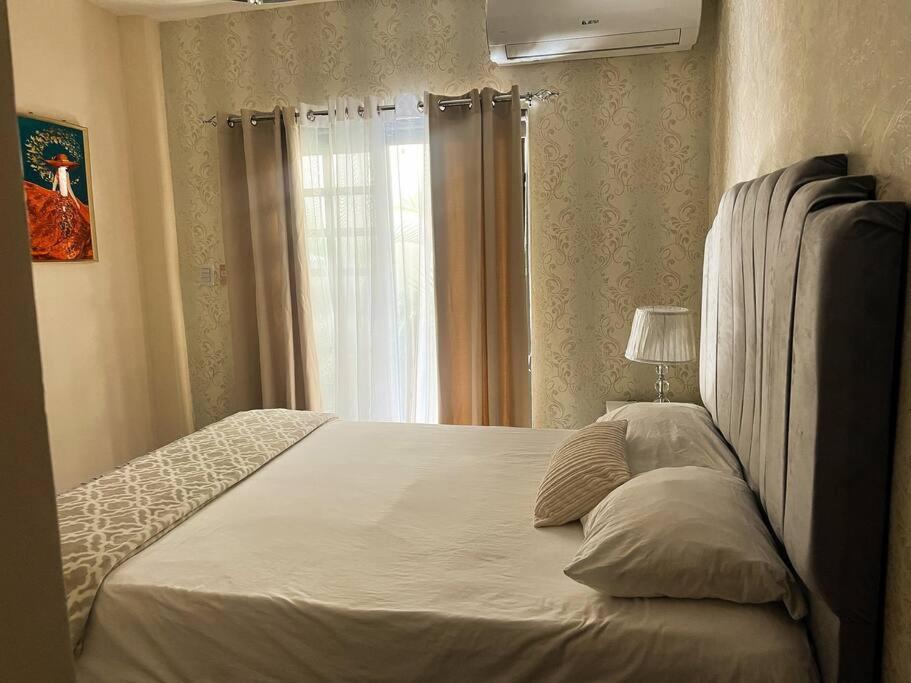 Colonial leyton apartment