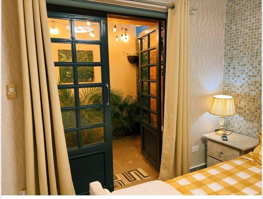 Colonial leyton apartment