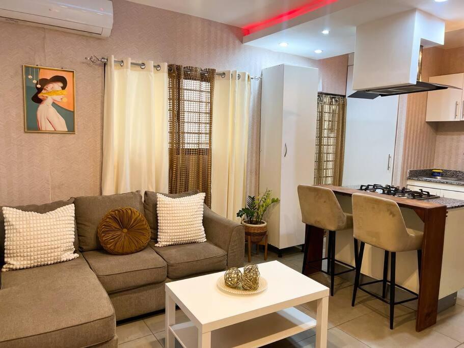 Colonial leyton apartment