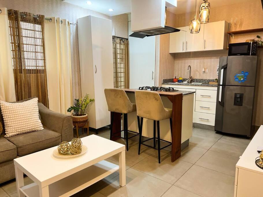 Colonial leyton apartment