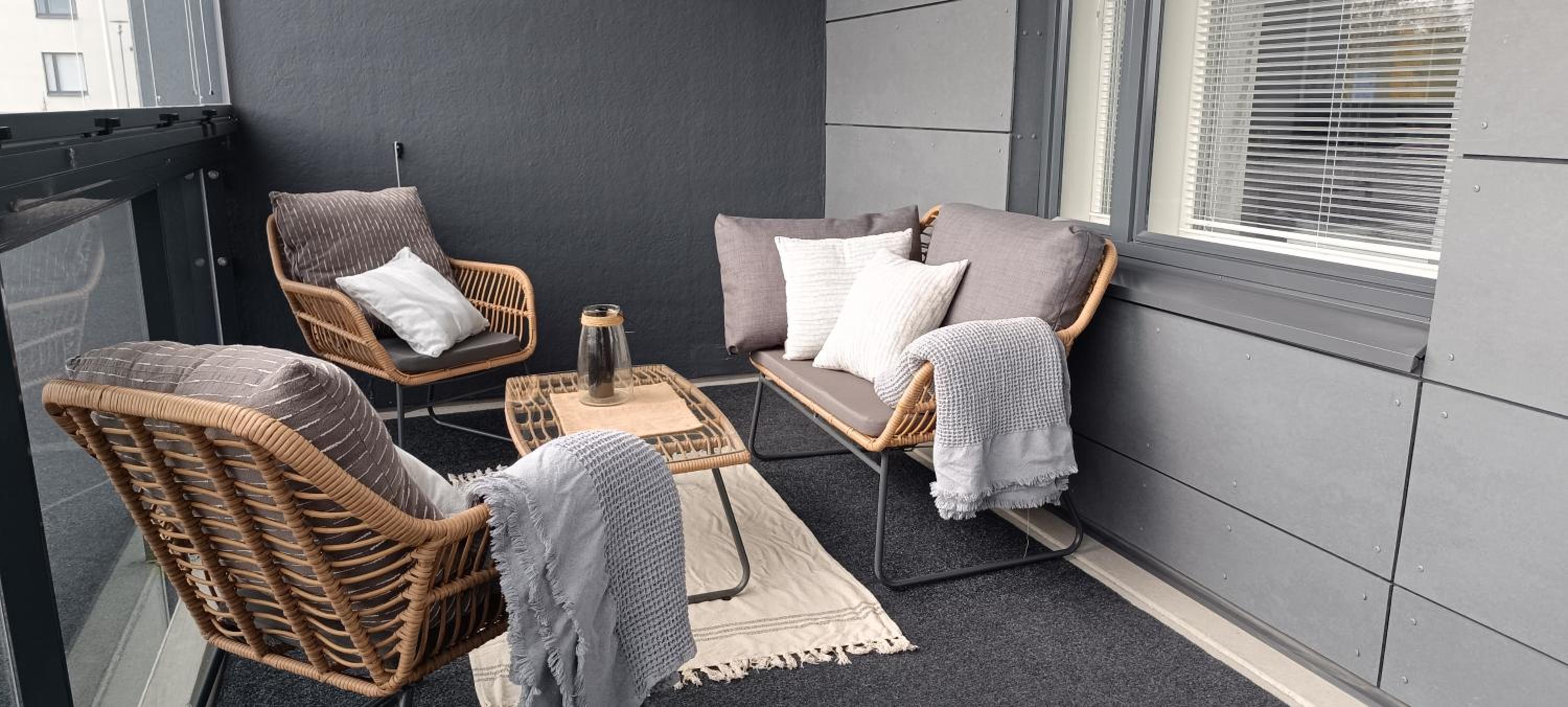 Bright and Cozy Apartment with Private Sauna And Parking