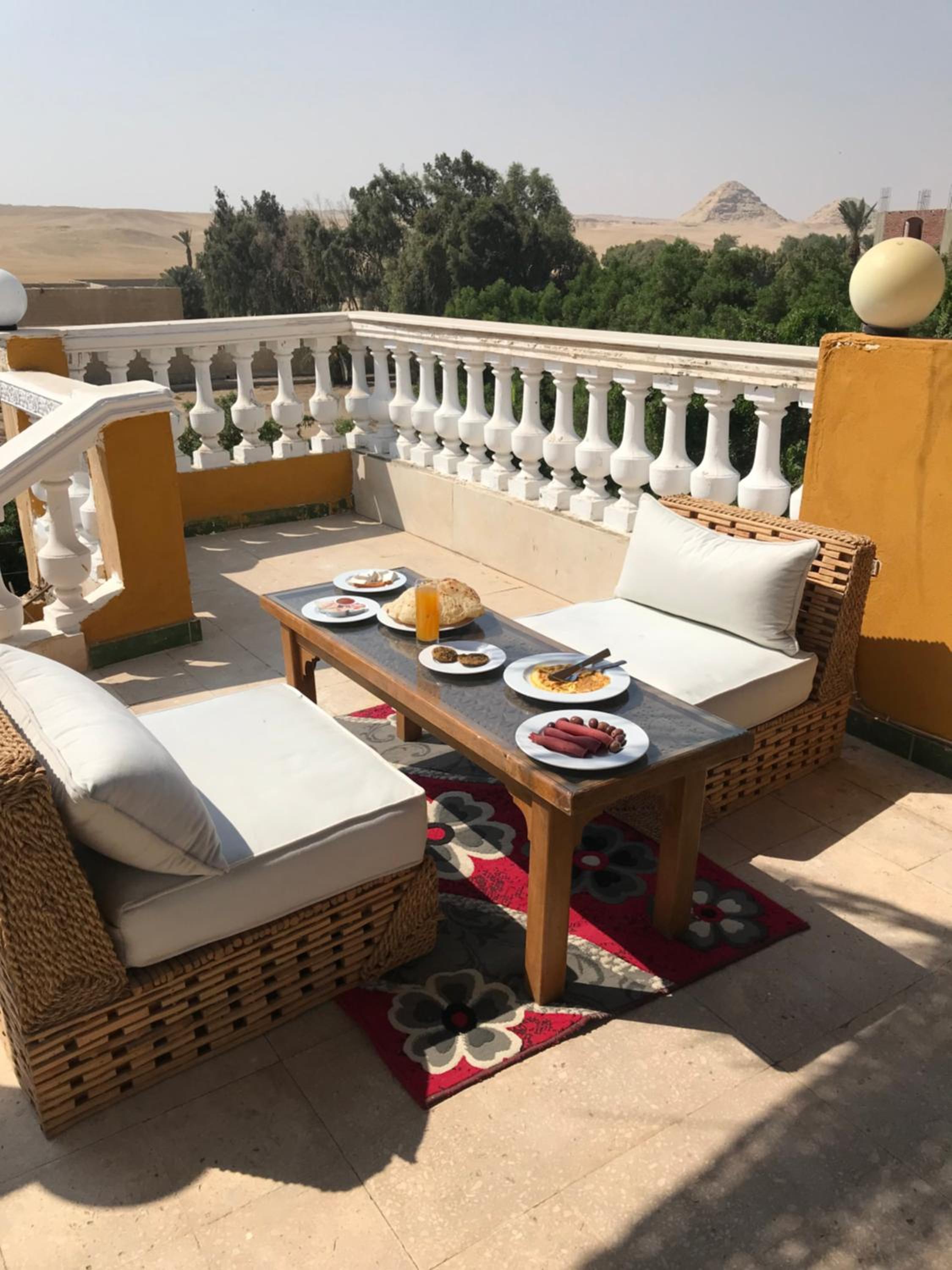 Sakkara pyramid inn hotel