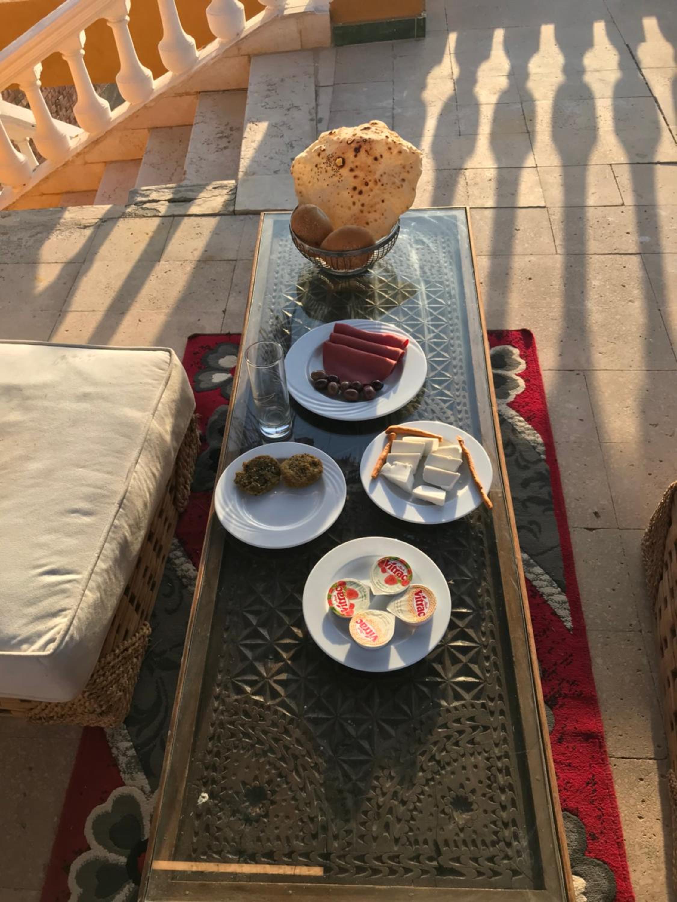 Sakkara pyramid inn hotel