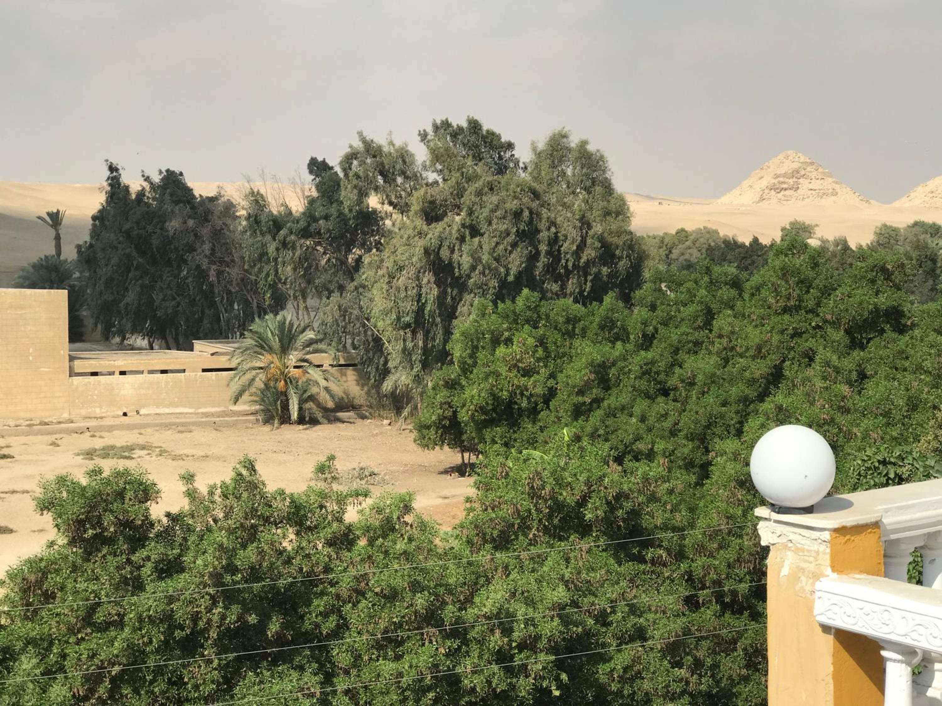 Sakkara pyramid inn hotel