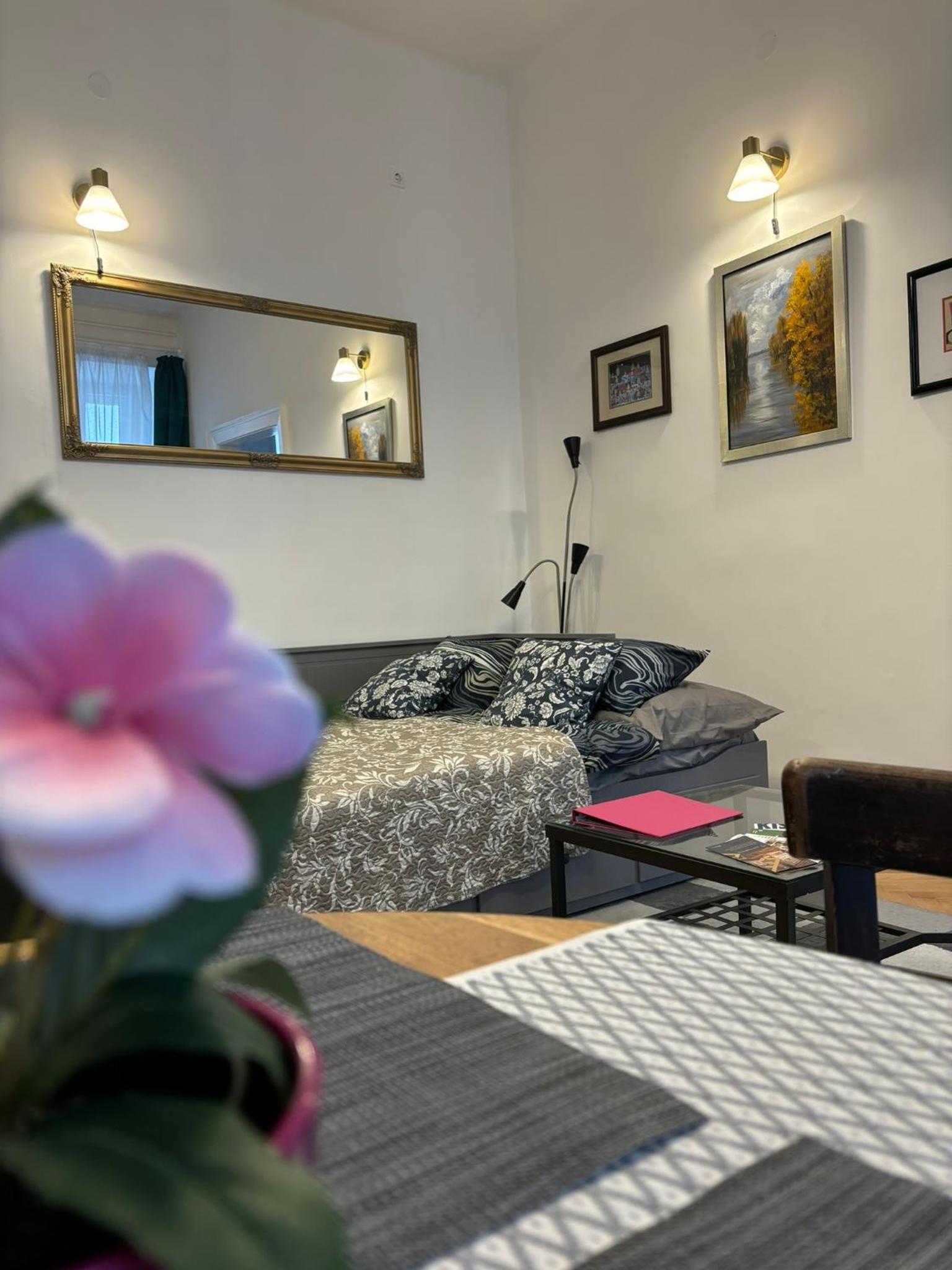 K15 Cozy Apartment view 5