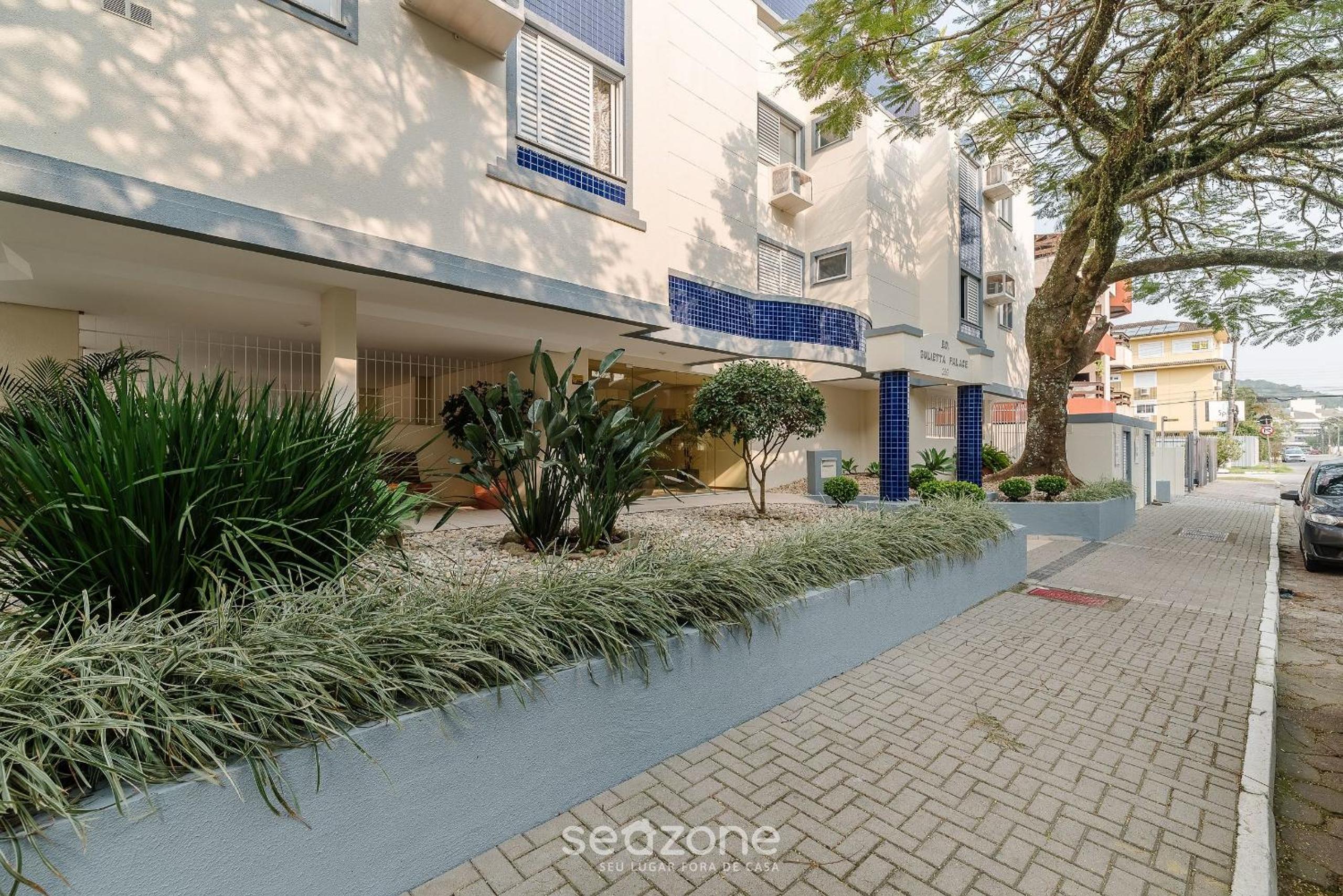 Apart with barbecue 350m from the beach RGP0107