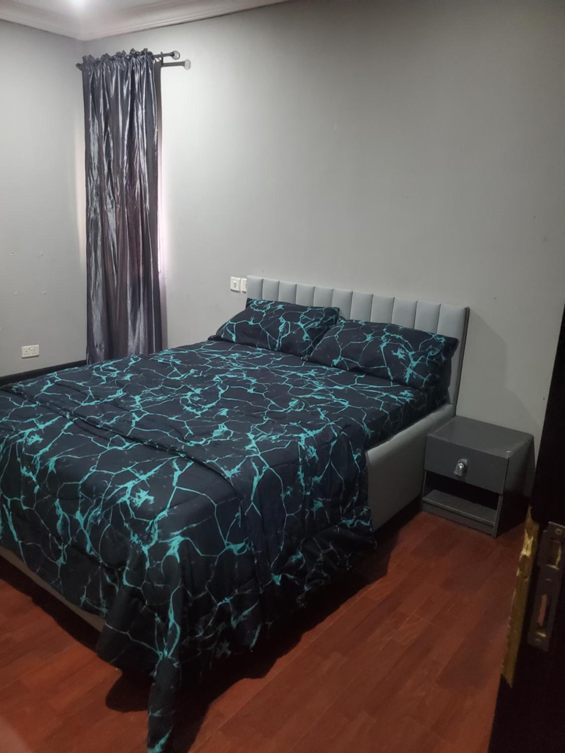 Dee service apartment