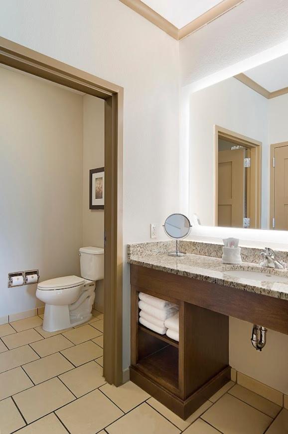 Pierre Vacations - ClubHouse Hotel and Suites - Property Image 8