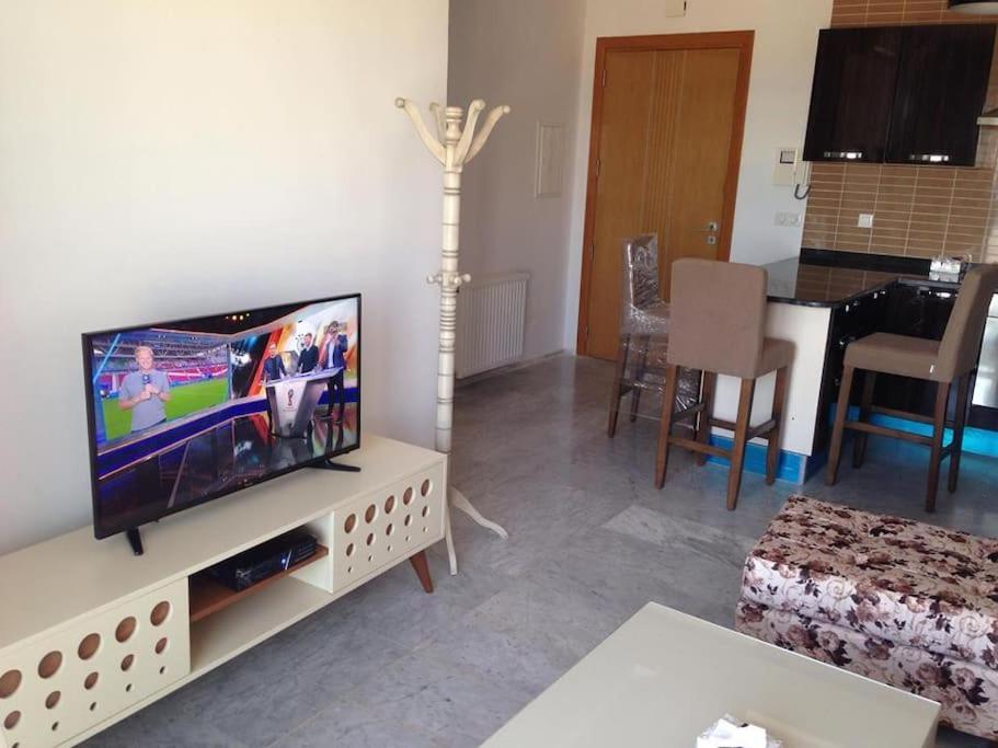 Modern and charming apartment with sea view view 3