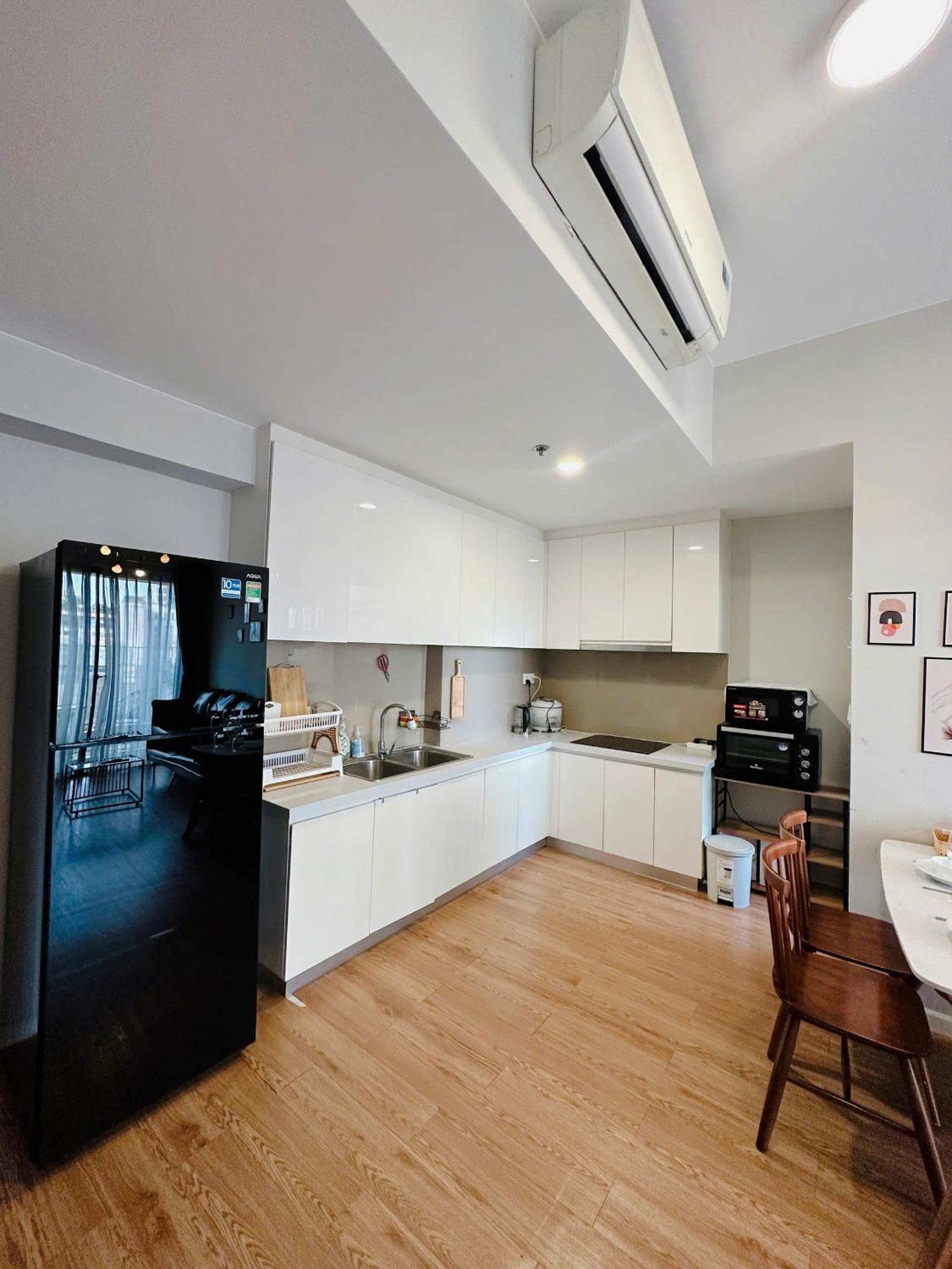 SHomes Homestay - Luxury apartment at Masteri An Phu free Gym Pool