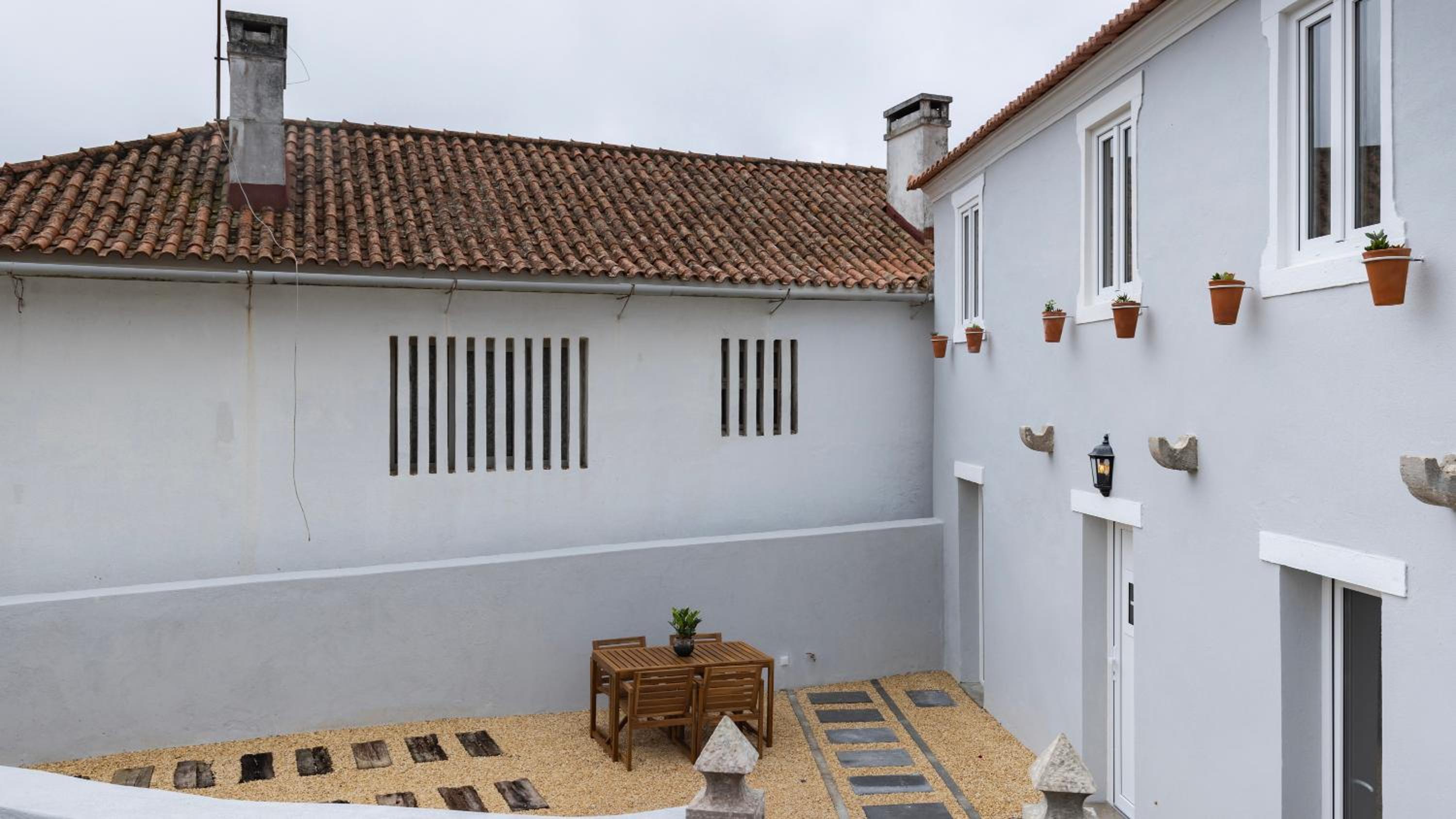 Comfortable Nook in Sintra by LovelyStay view 2