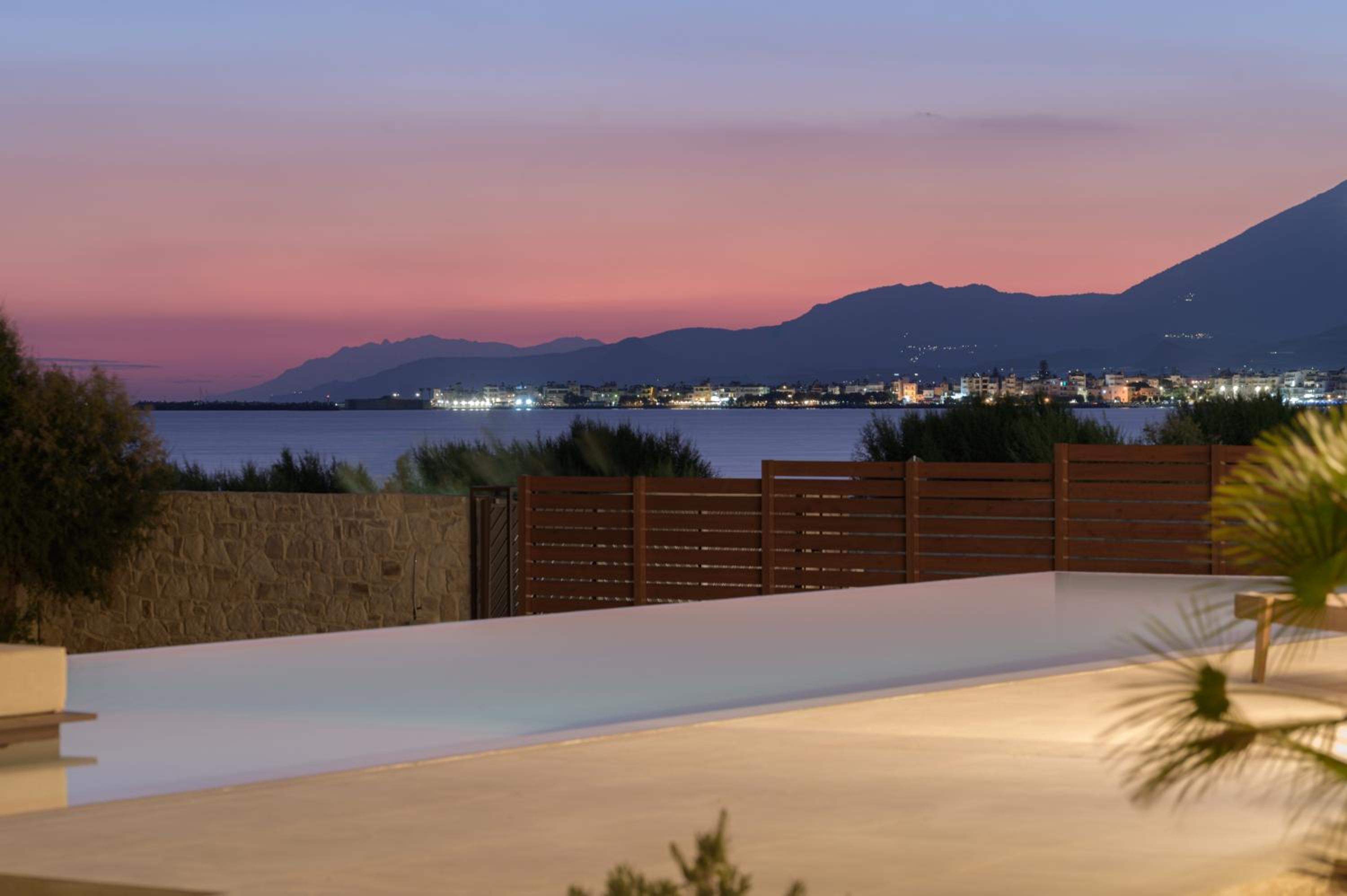 POEMO VILLAS