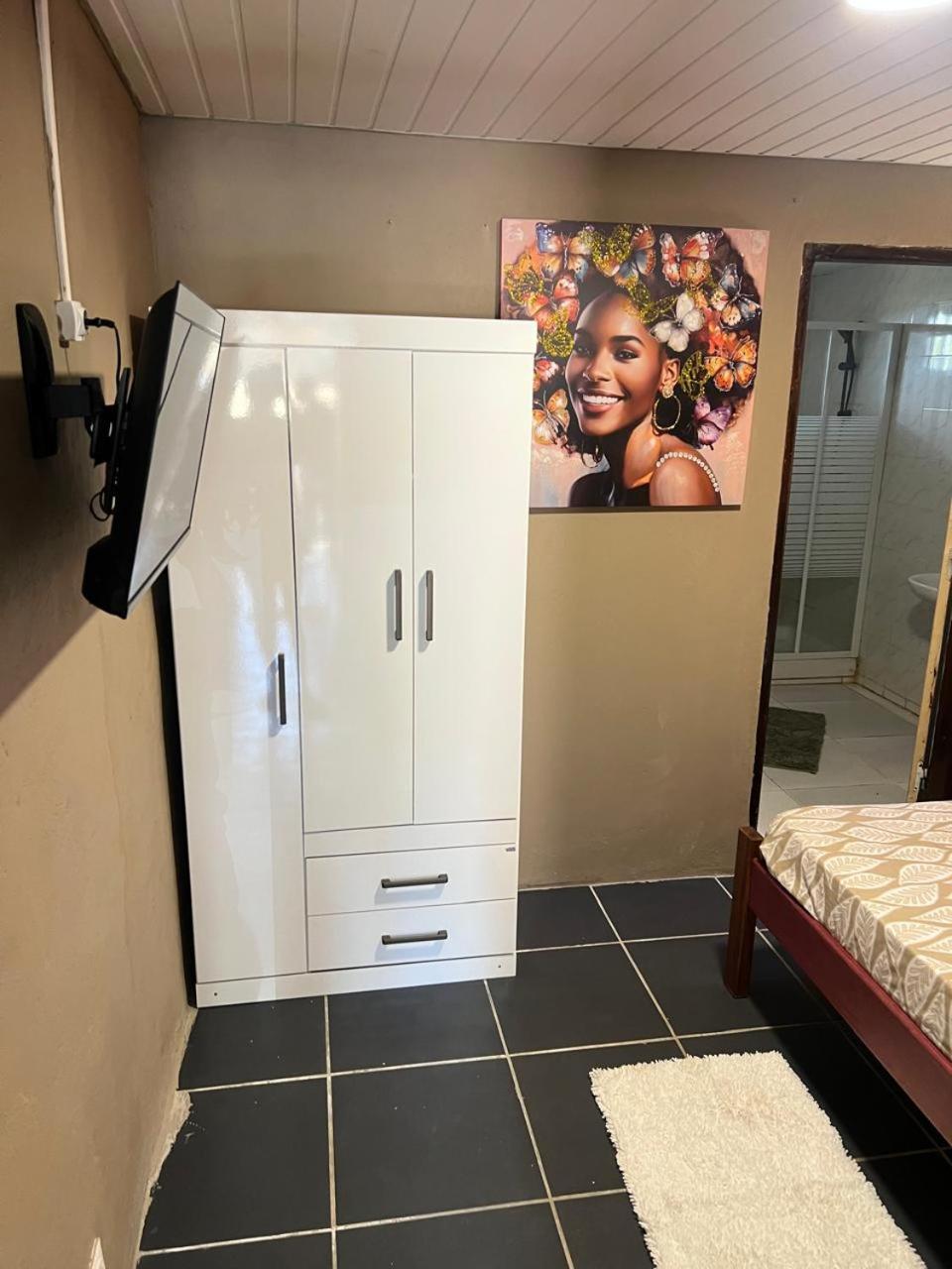 la maison orange view 3