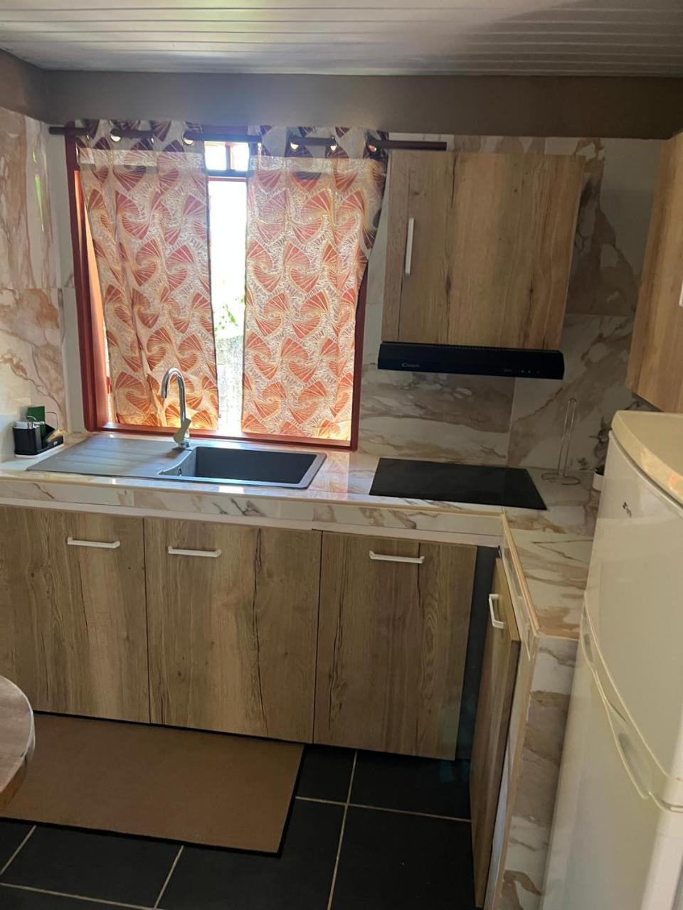 la maison orange view 5